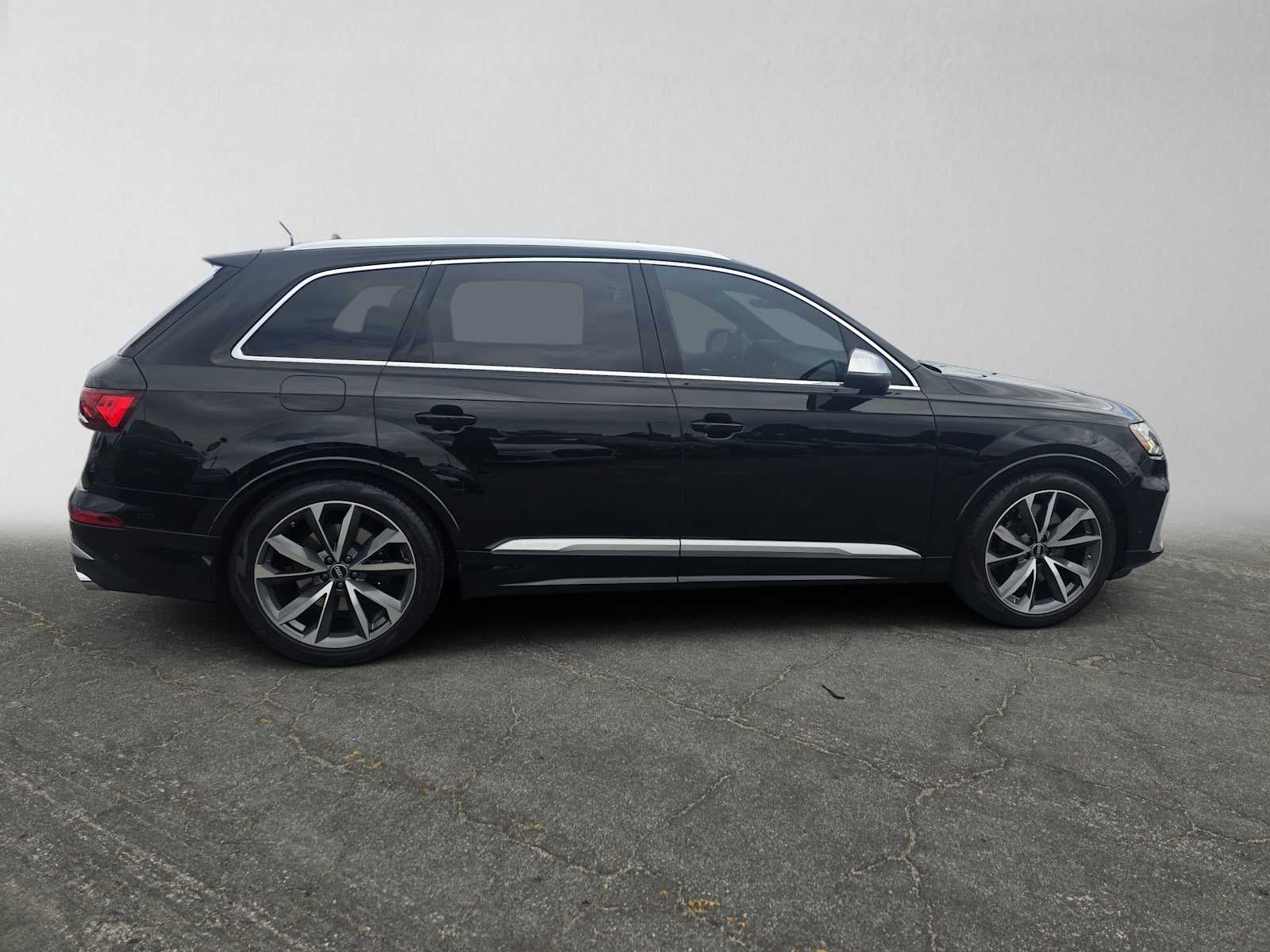 2023 Audi SQ7 Premium Plus