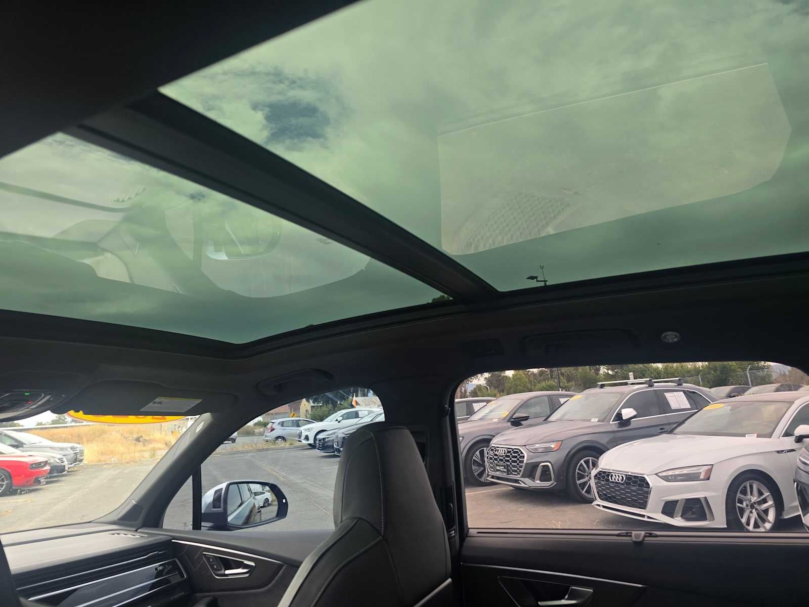 2023 Audi SQ7 Premium Plus