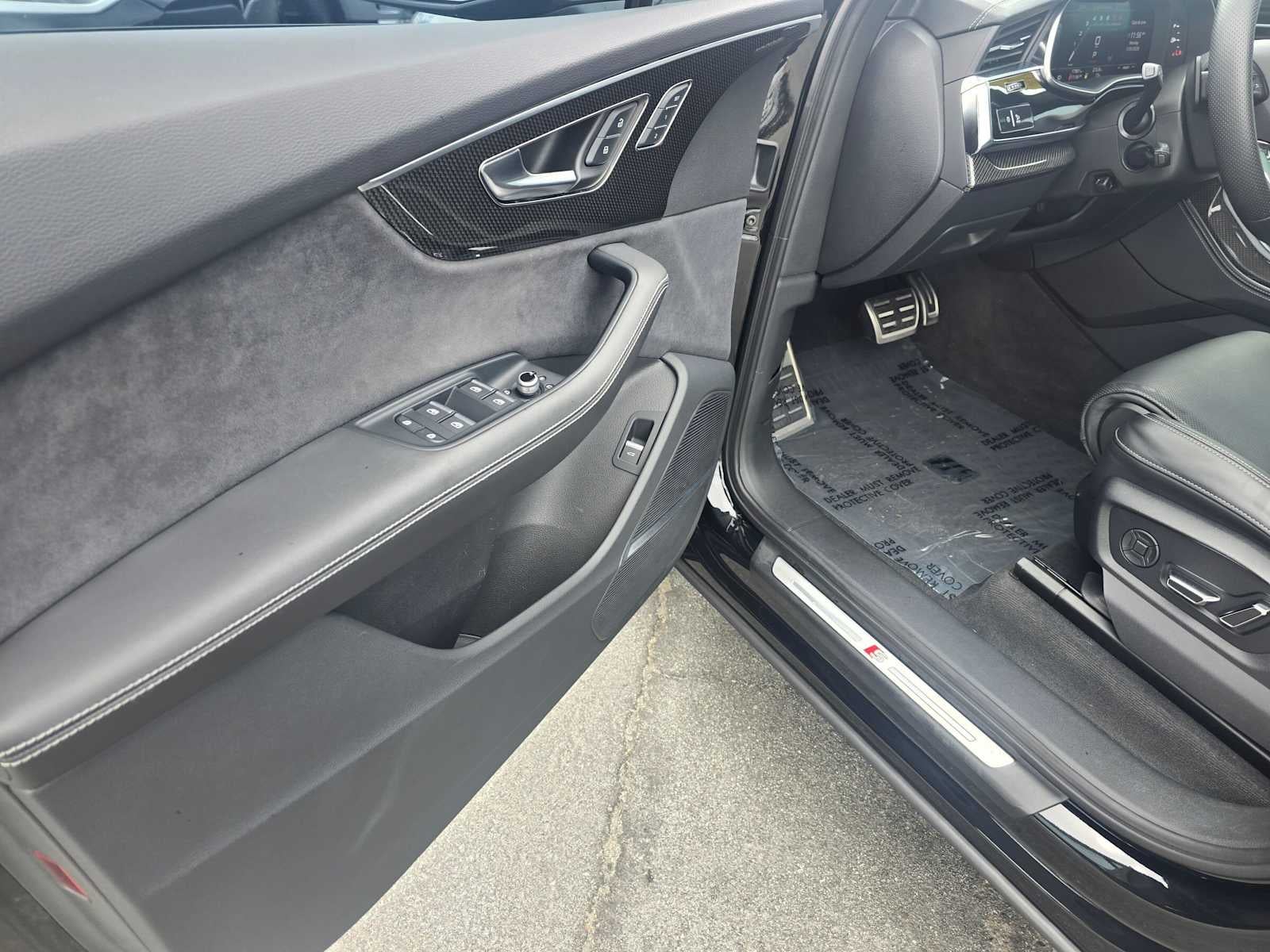 2023 Audi SQ7 Premium Plus