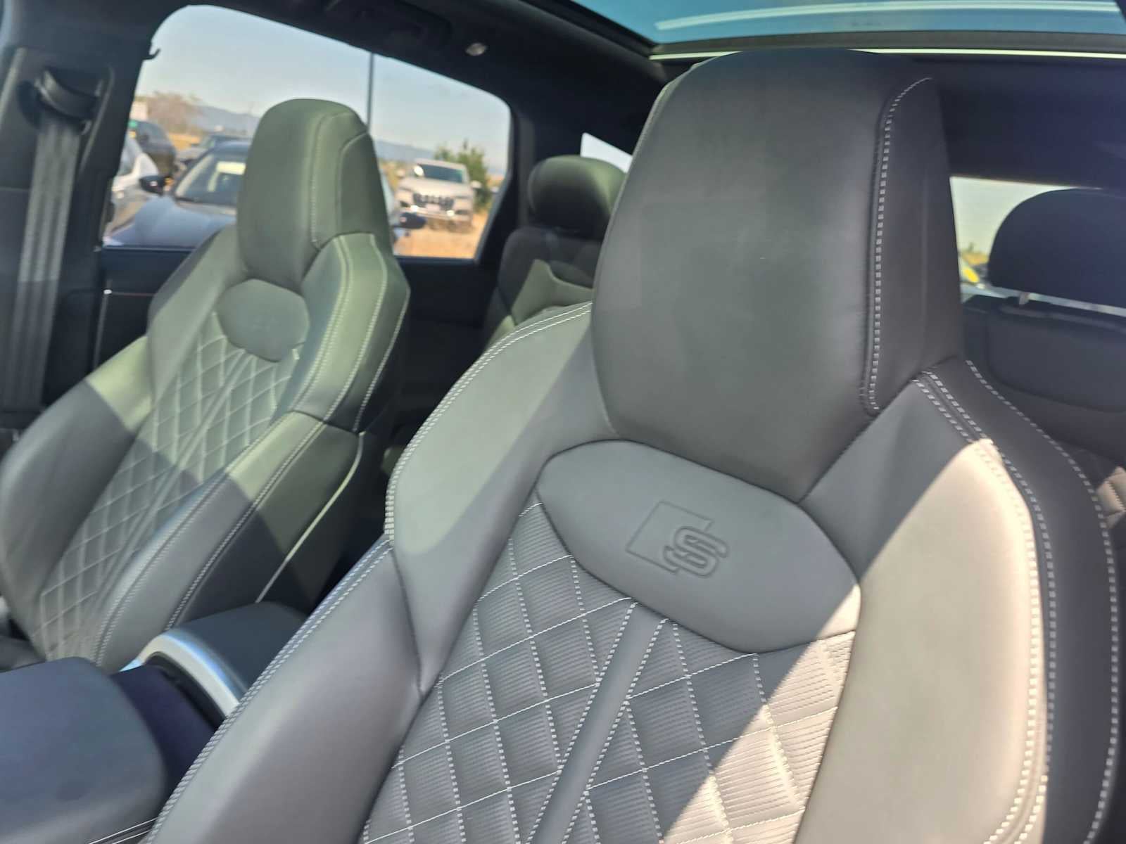 2025 Audi SQ7 Premium Plus
