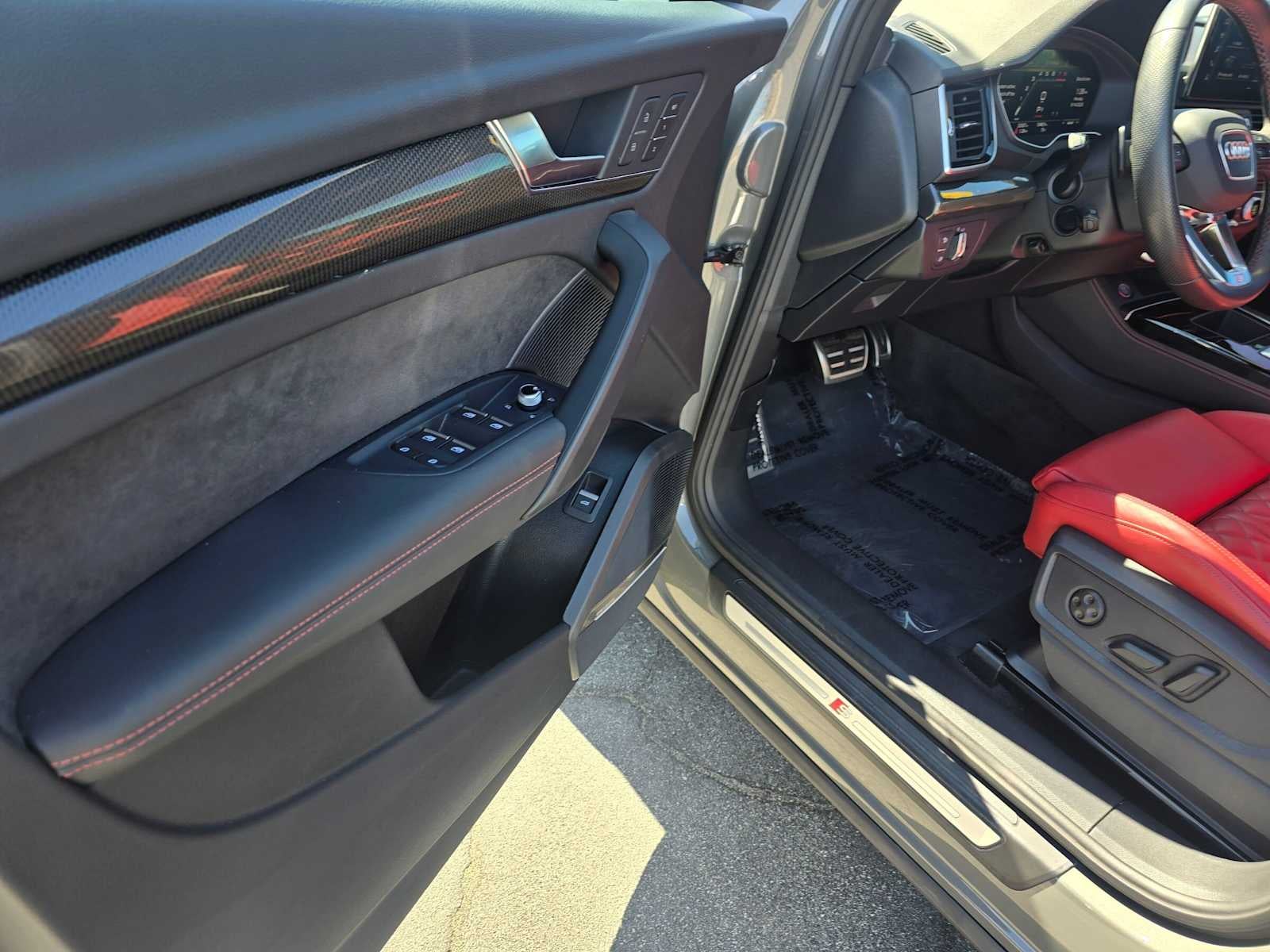 2023 Audi SQ5 Premium Plus