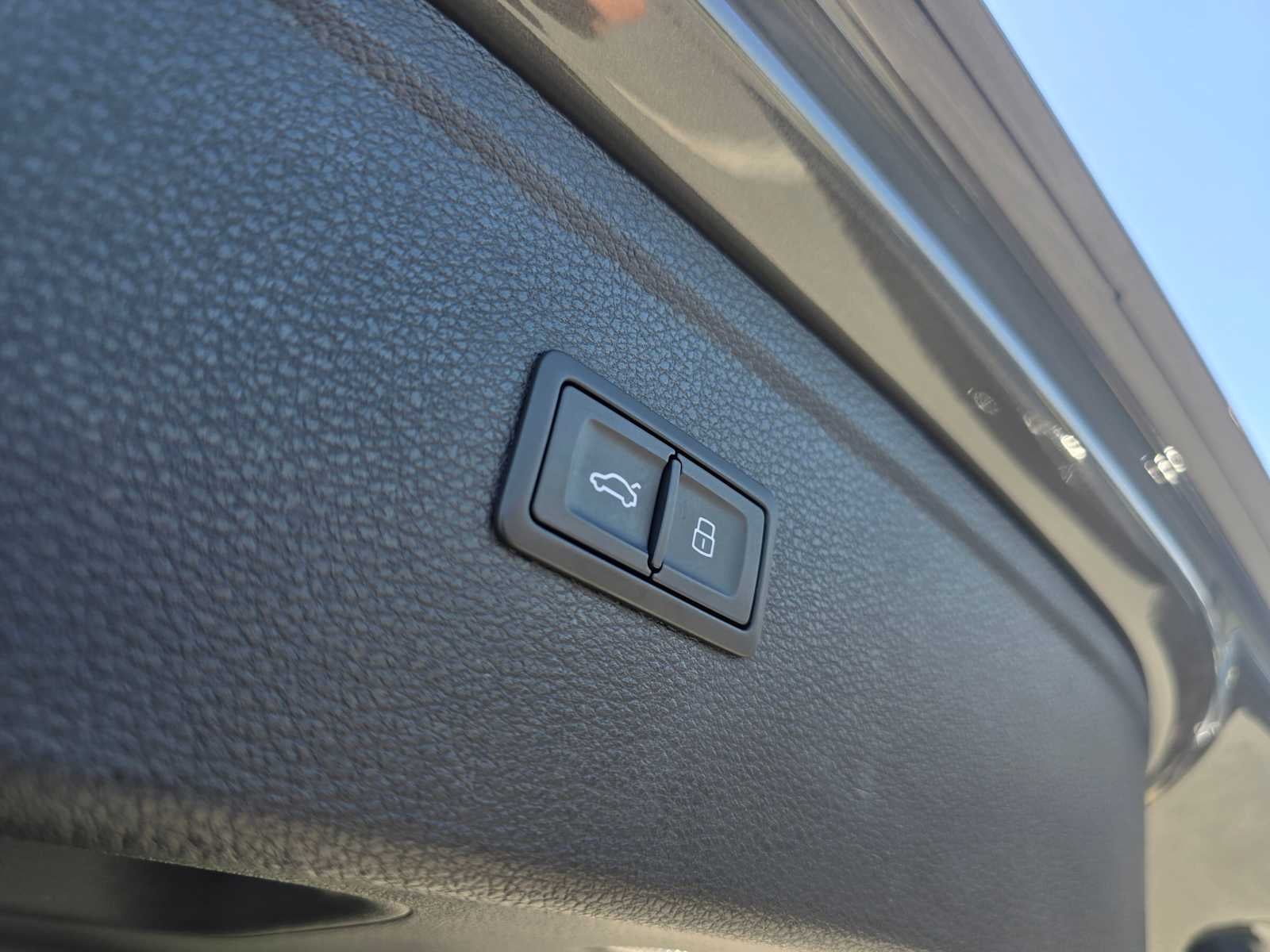 2023 Audi SQ5 Premium Plus