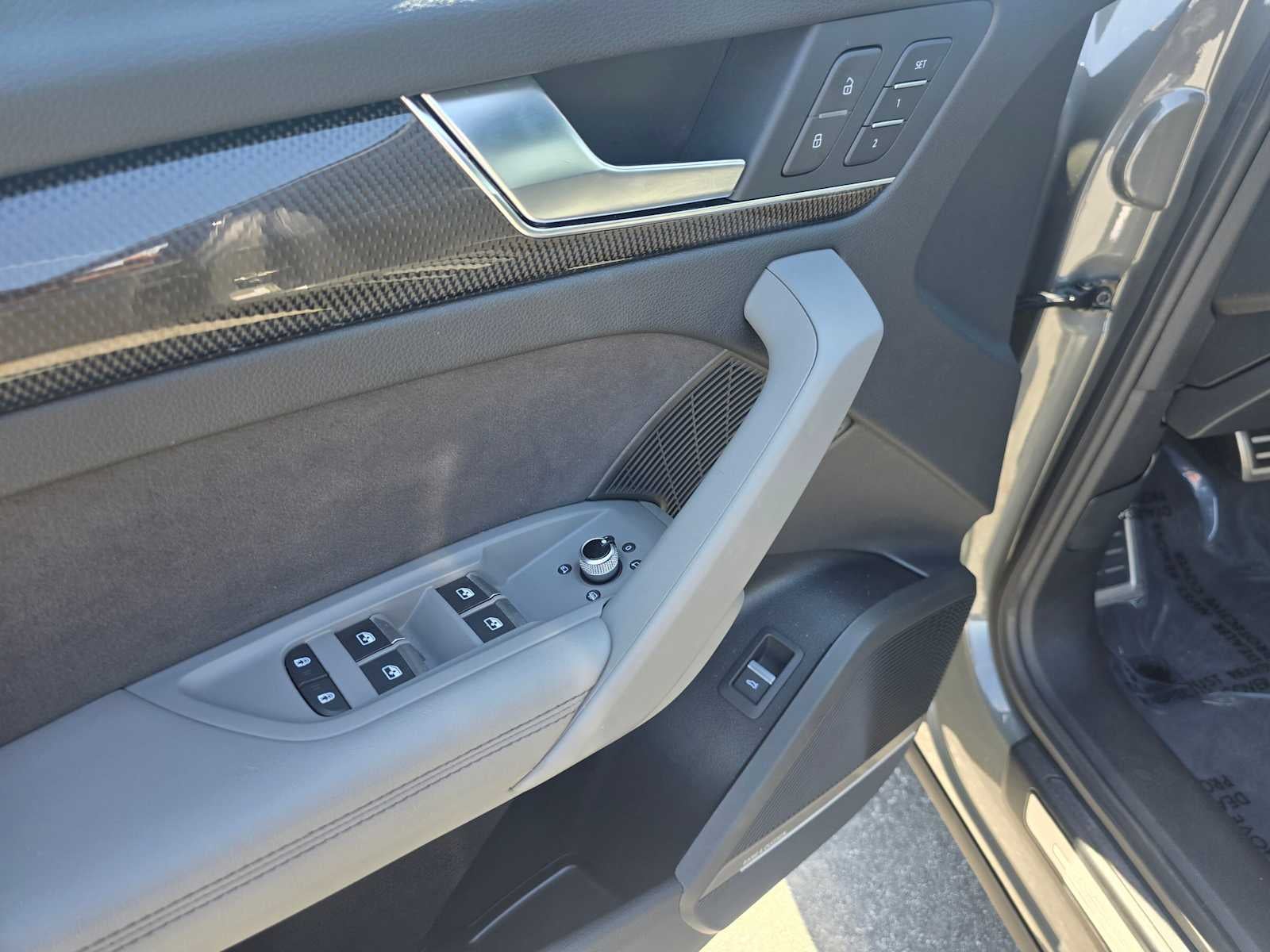 2023 Audi SQ5 Premium Plus