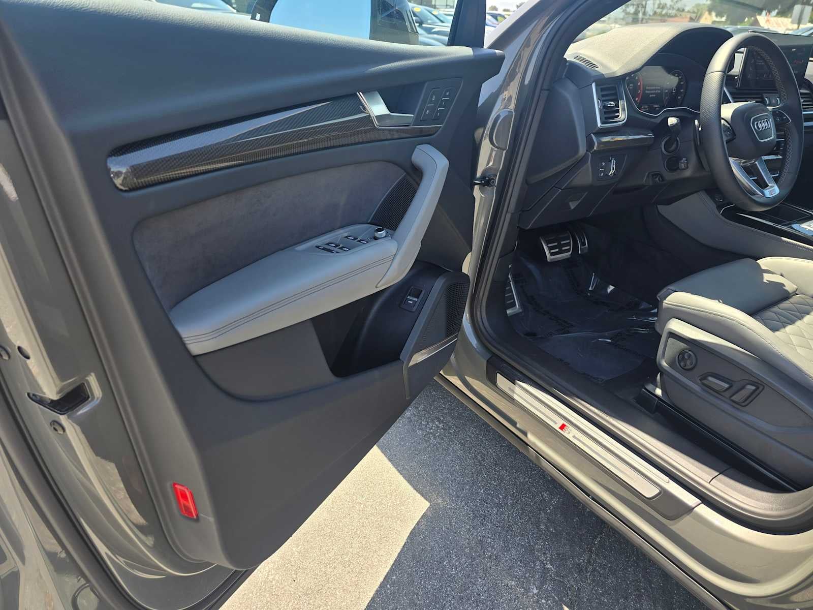 2023 Audi SQ5 Premium Plus