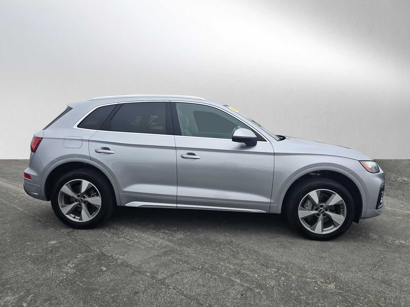 2023 Audi Q5 Premium Plus