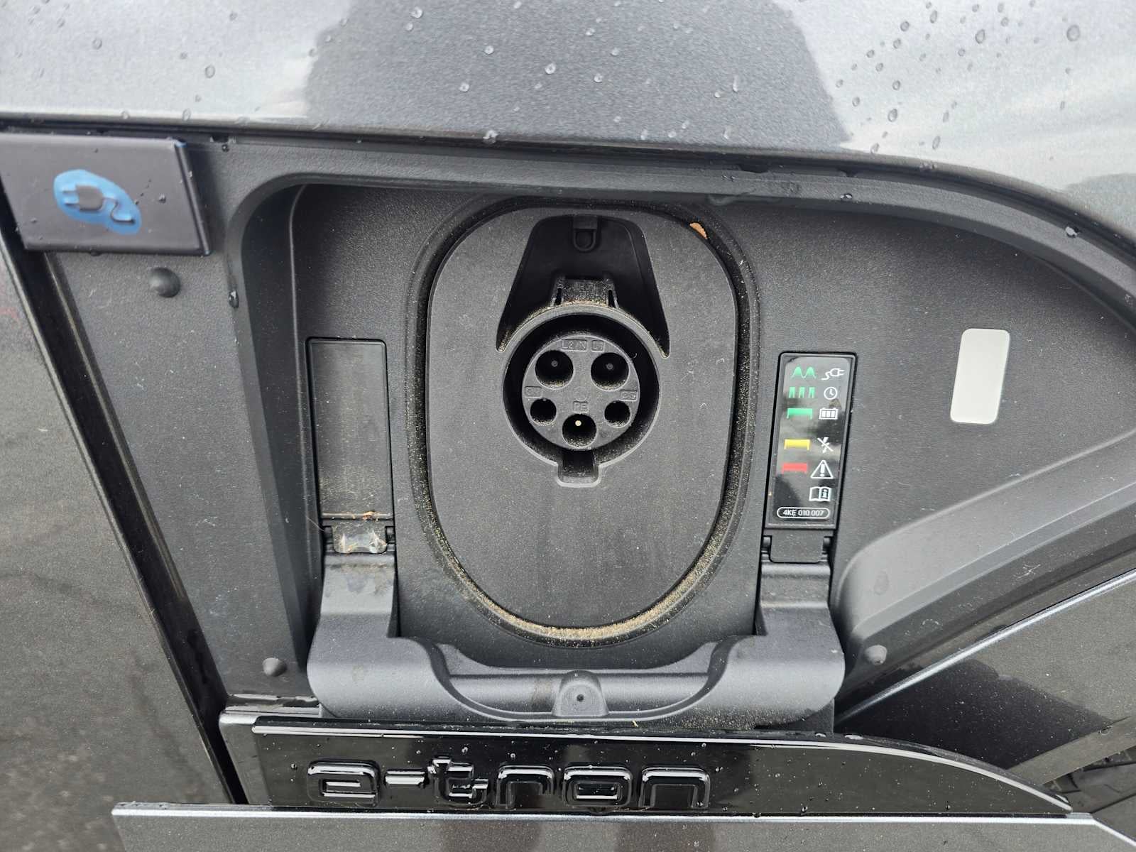 2024 Audi Q8 e-tron Sportback S line Prestige