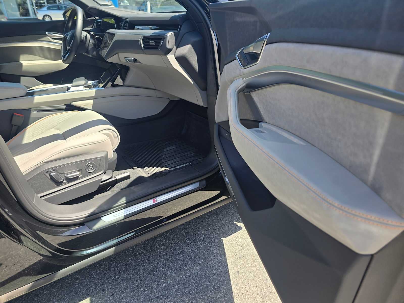 2024 Audi Q8 e-tron Sportback S line Prestige