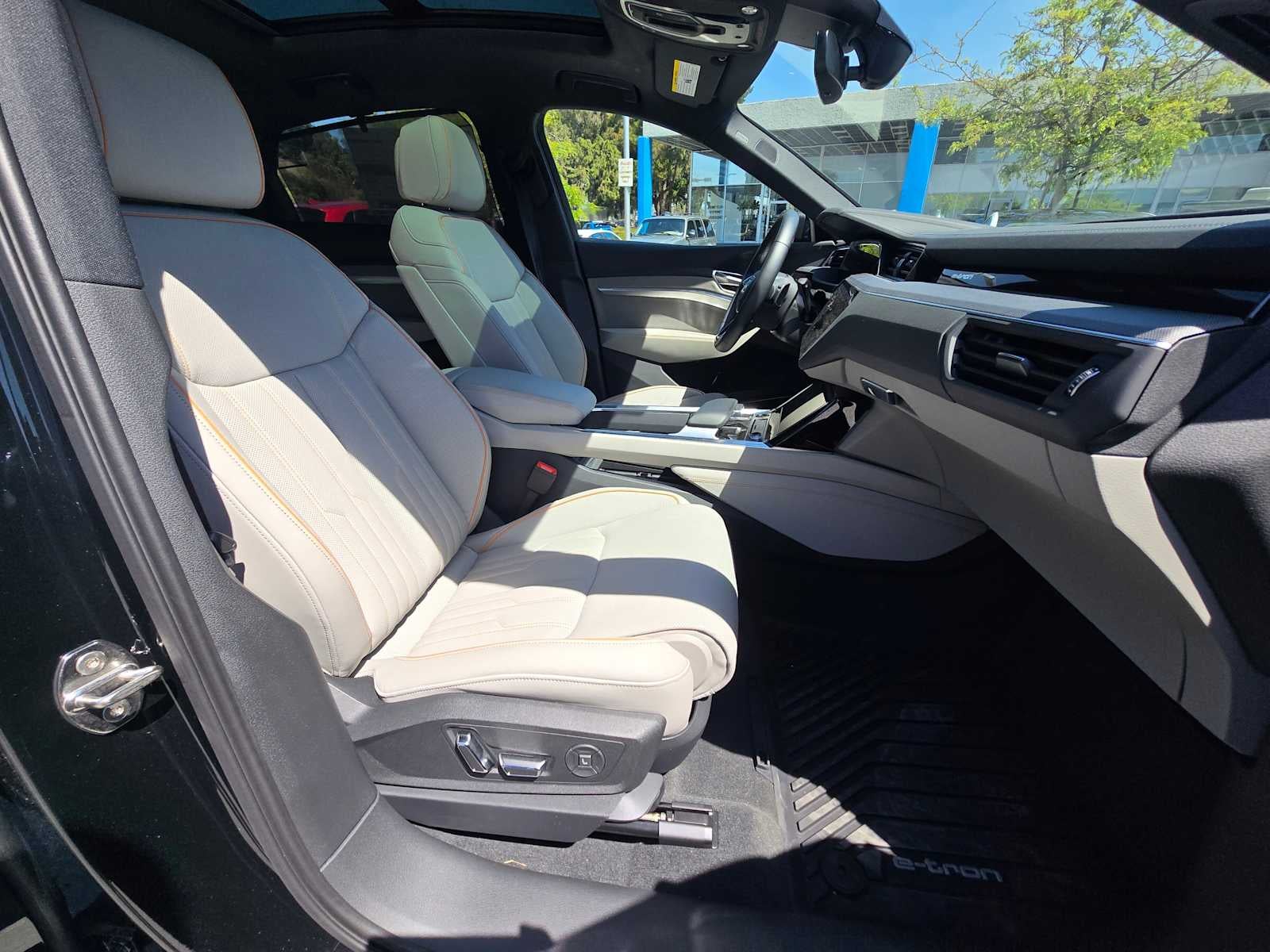 2024 Audi Q8 e-tron Sportback S line Prestige