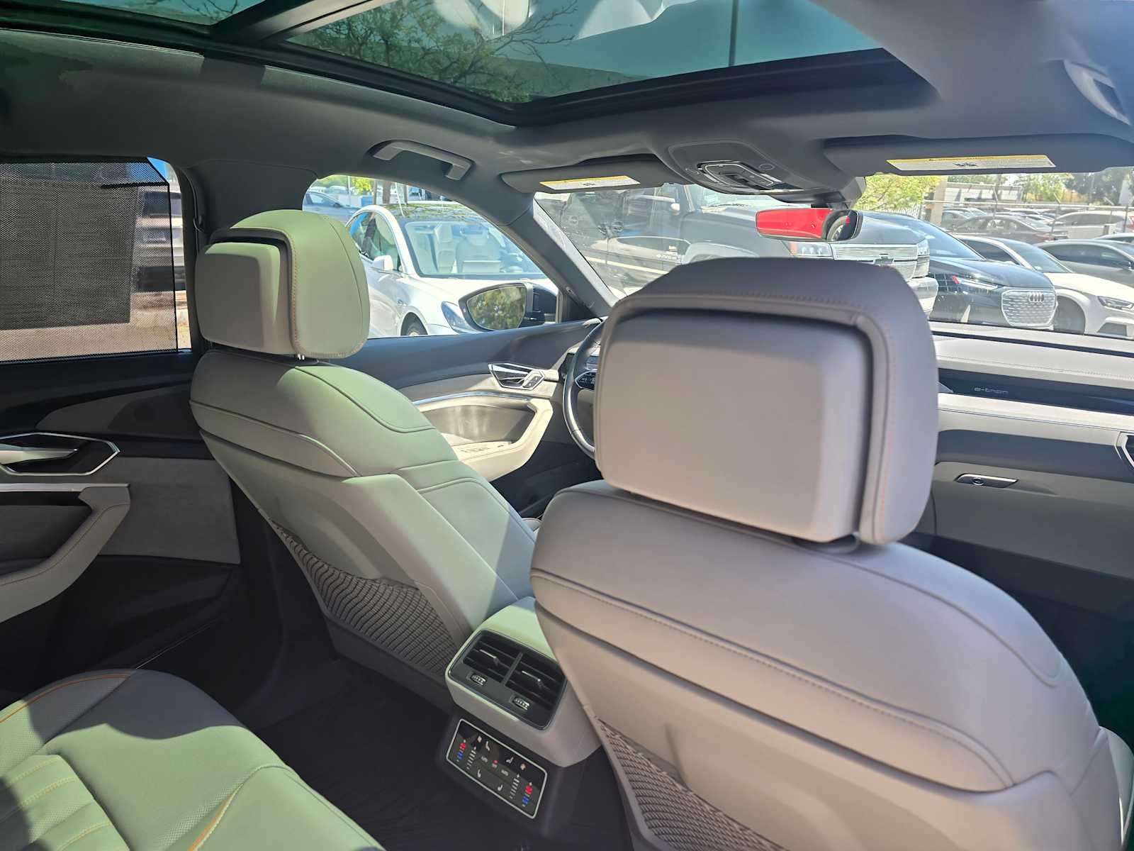 2024 Audi Q8 e-tron Sportback S line Prestige