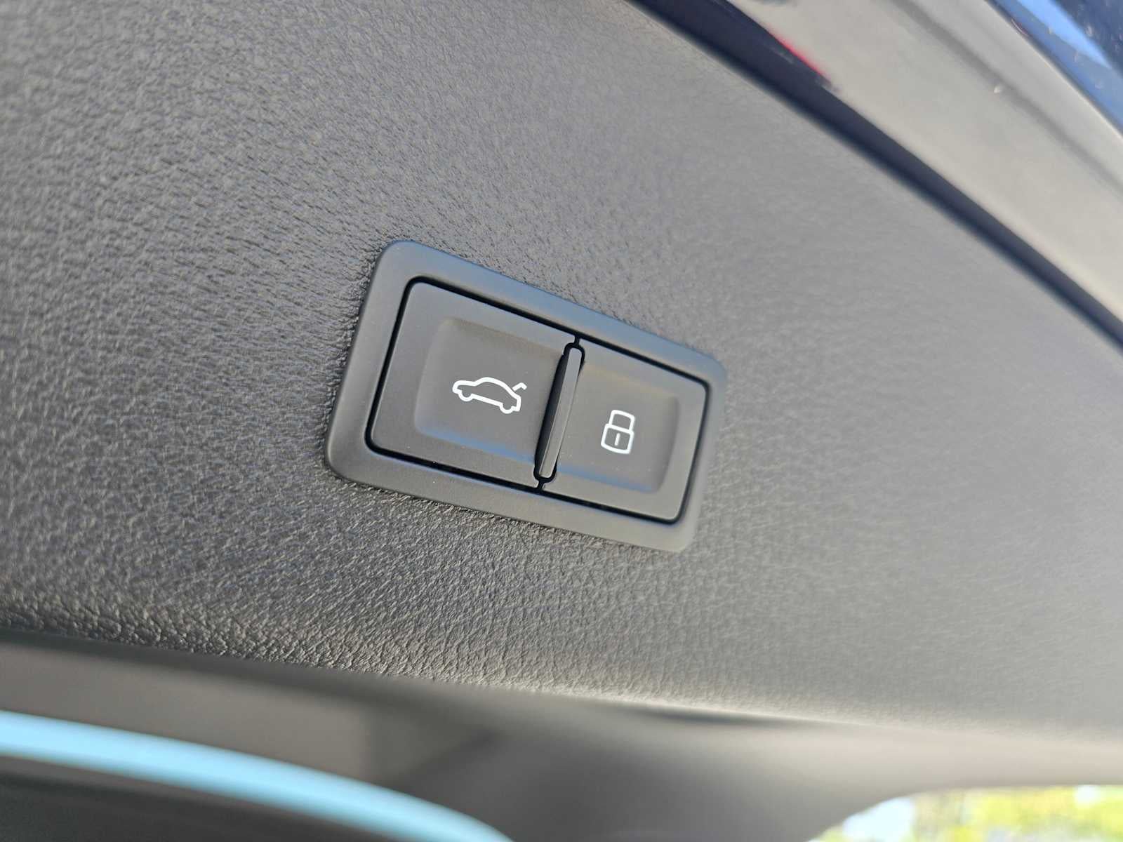 2024 Audi Q8 e-tron Sportback S line Prestige