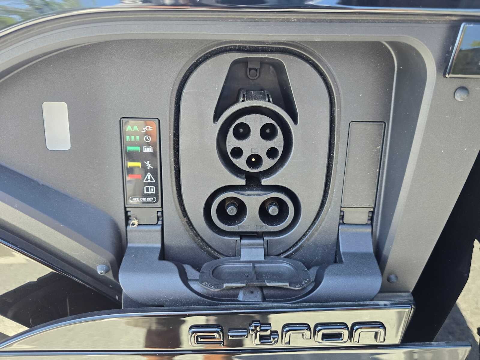 2024 Audi Q8 e-tron Sportback S line Prestige