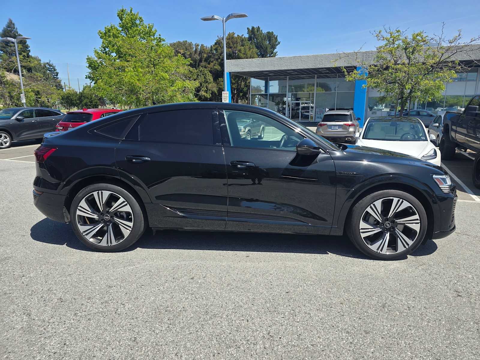 2024 Audi Q8 e-tron Sportback S line Prestige