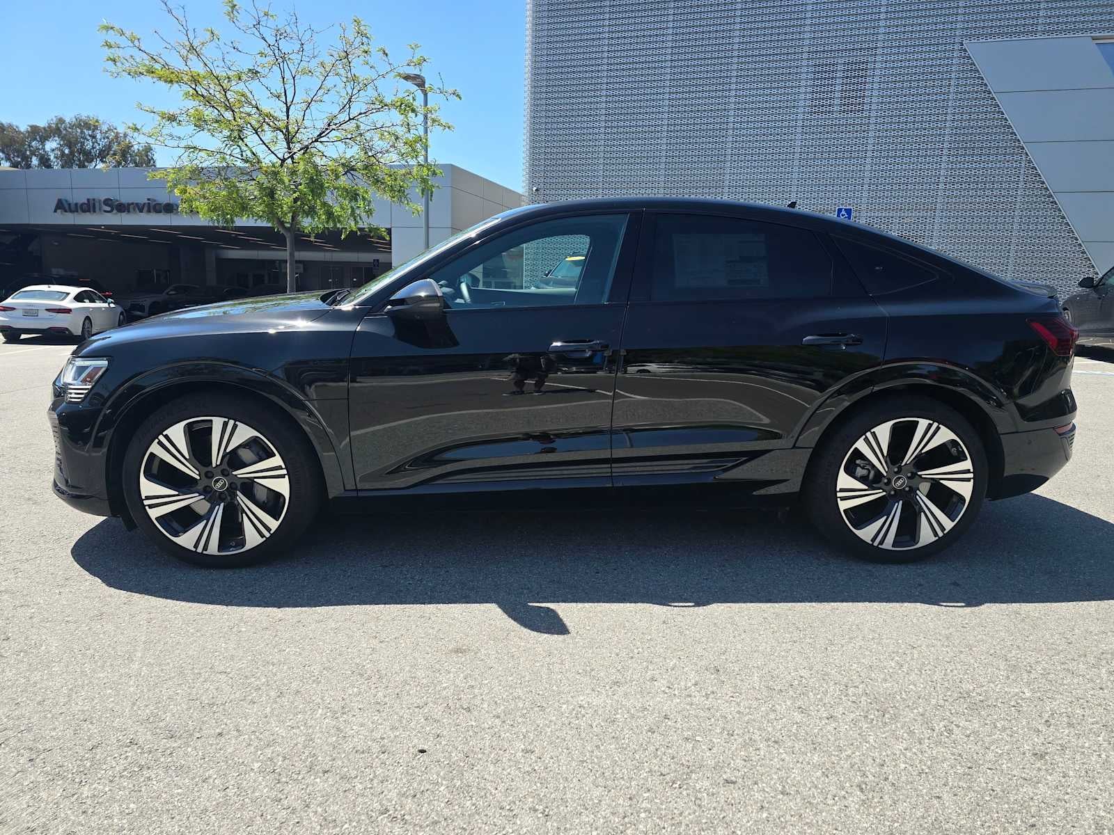 2024 Audi Q8 e-tron Sportback S line Prestige