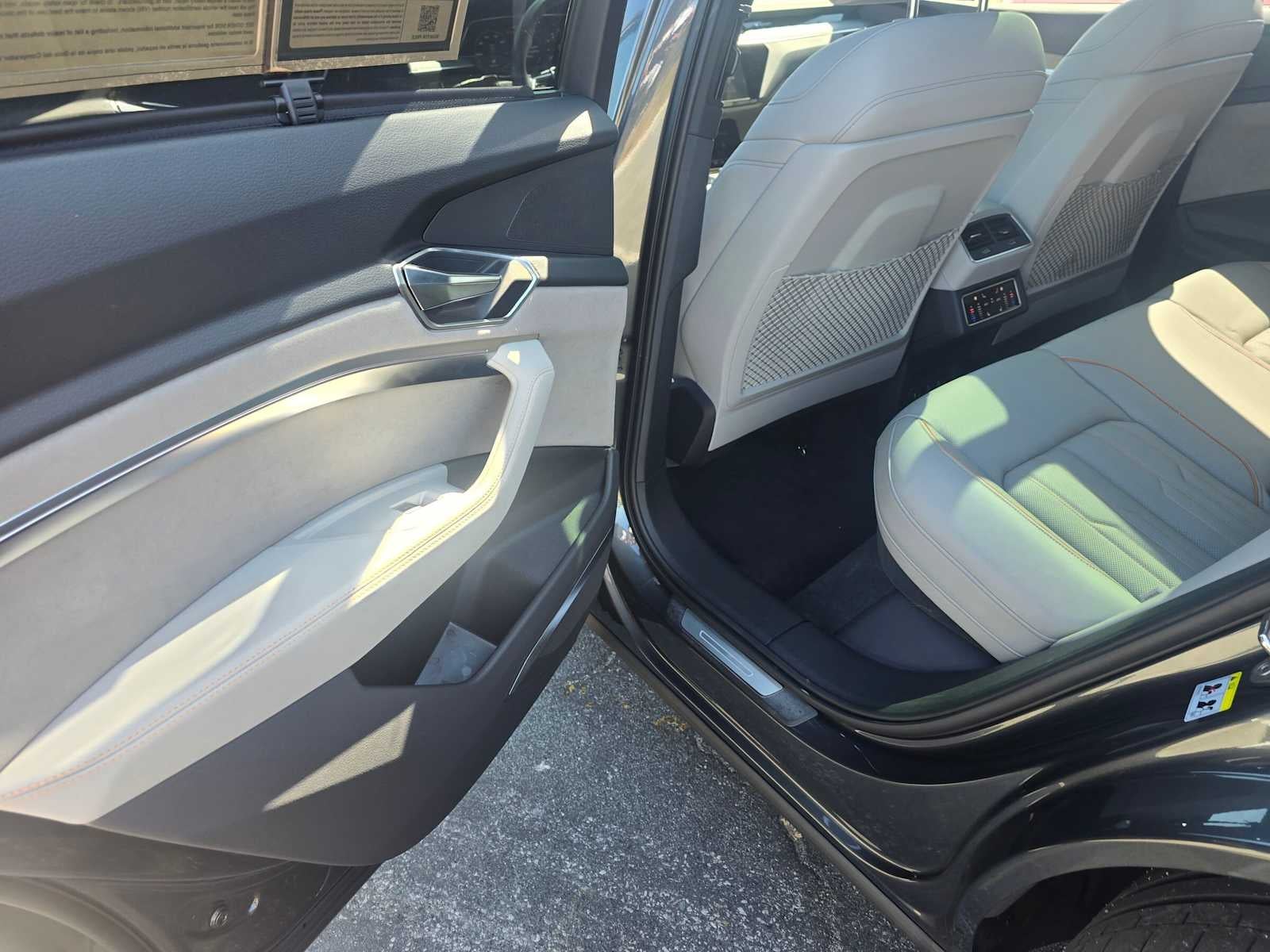 2024 Audi Q8 e-tron Sportback S line Prestige