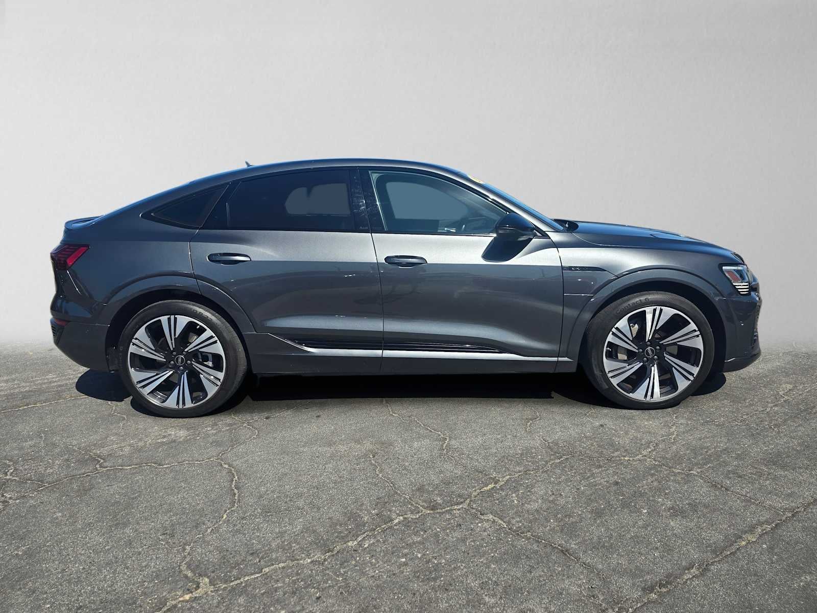 2024 Audi Q8 e-tron Sportback S line Prestige