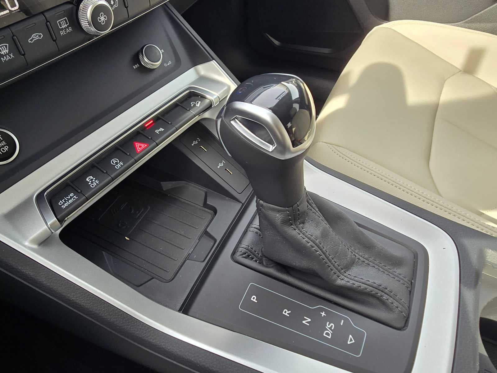 2024 Audi Q3 S line Premium