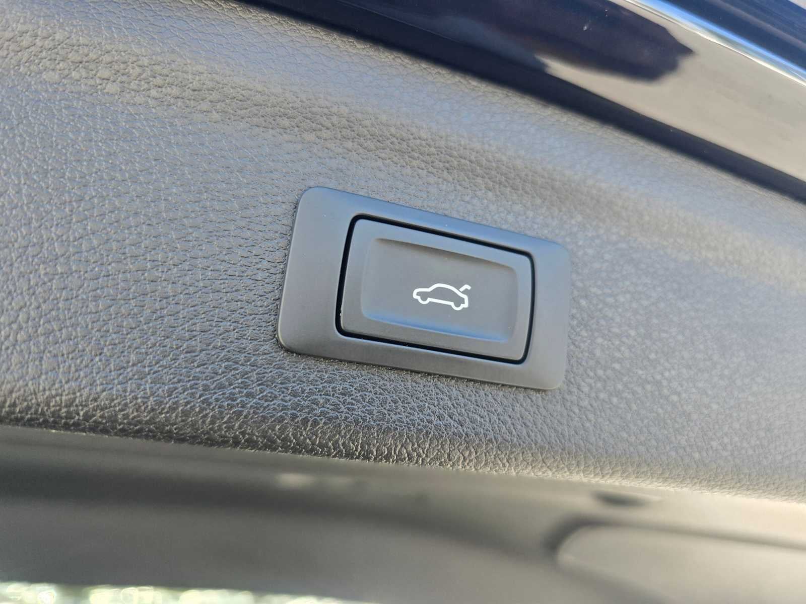 2024 Audi Q3 S line Premium