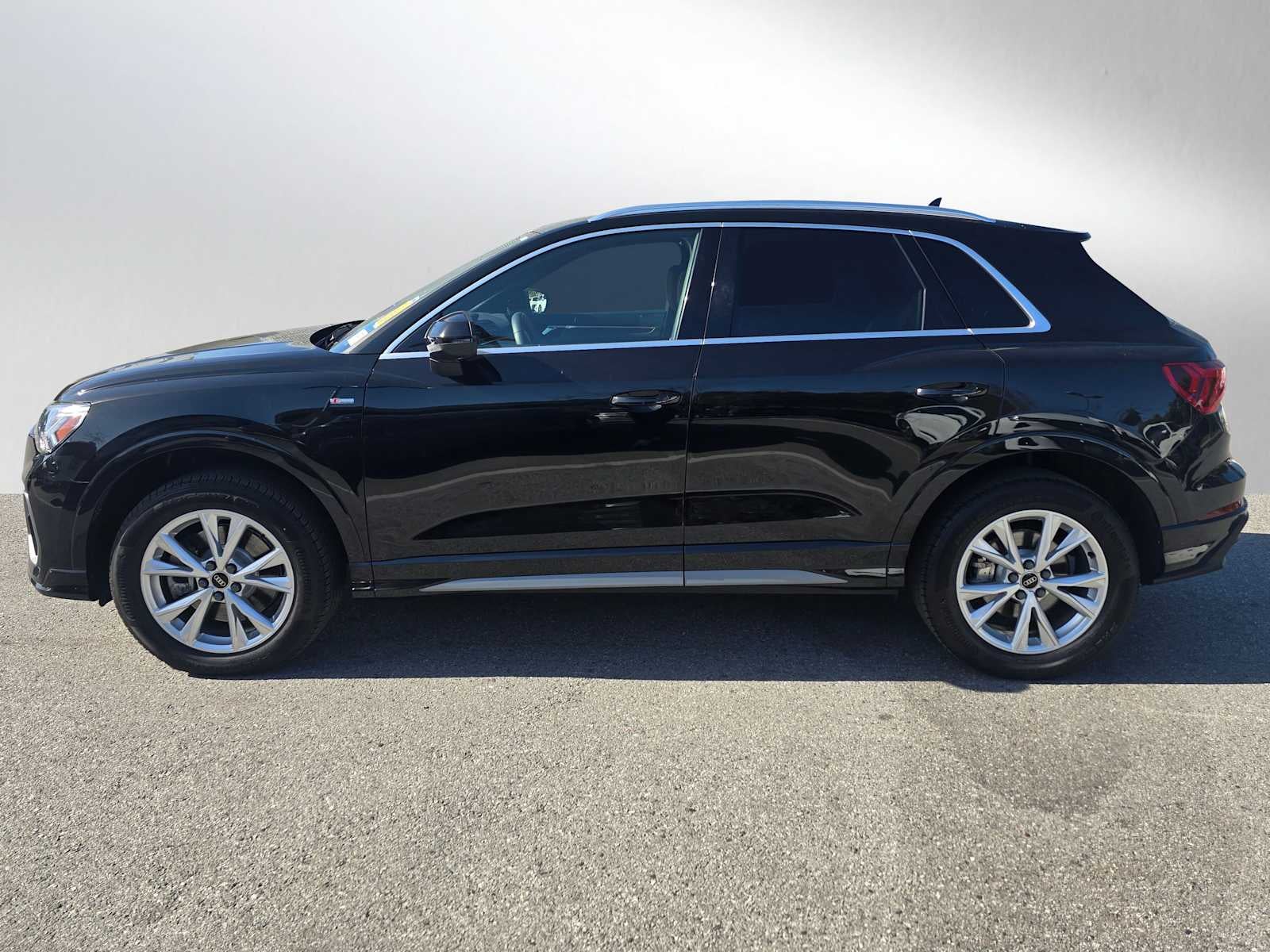 2024 Audi Q3 S line Premium