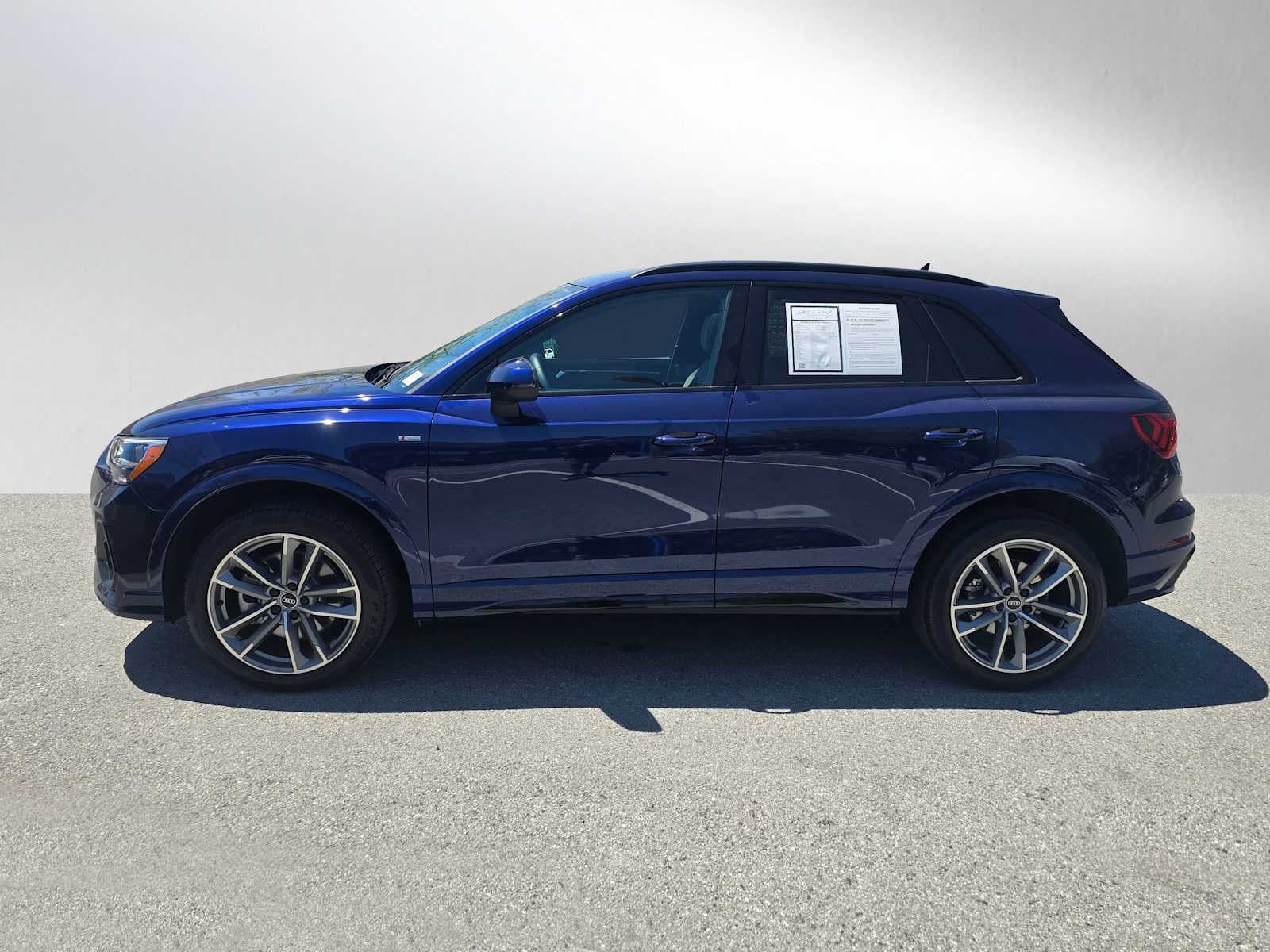 2022 Audi Q3 S line Premium