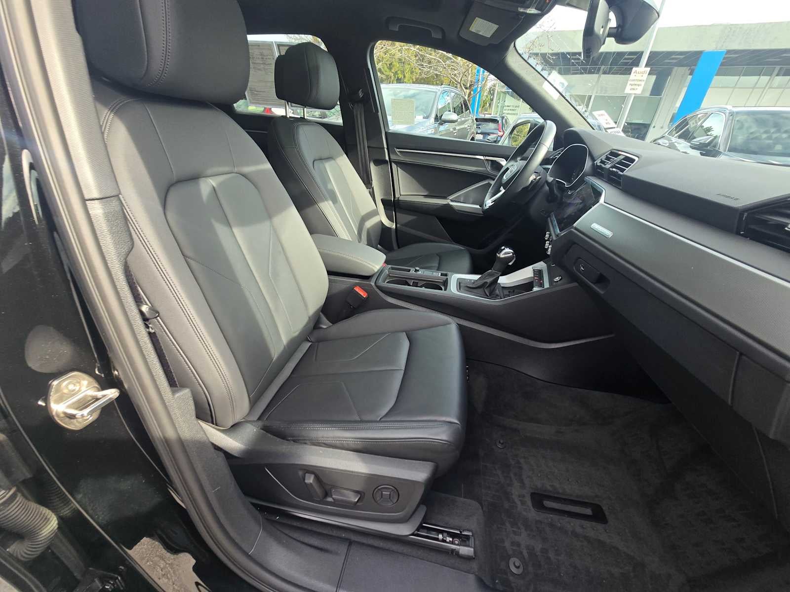 2024 Audi Q3 S line Premium