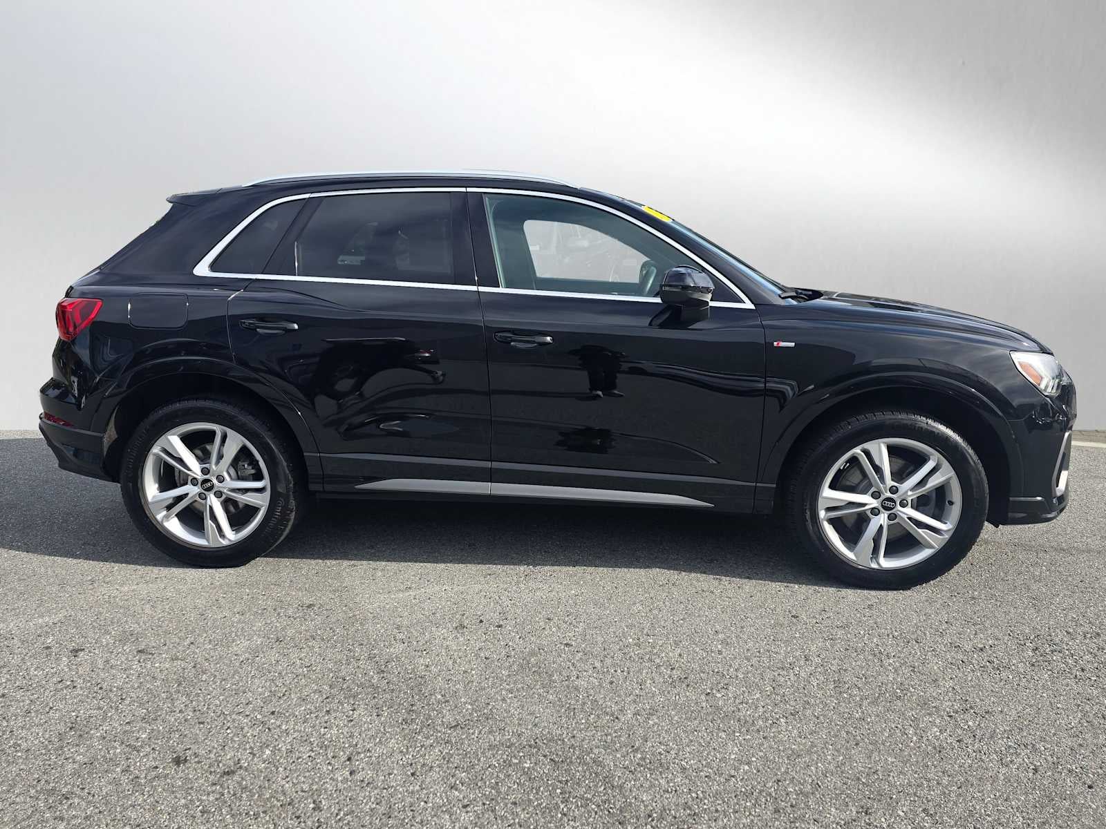 2024 Audi Q3 S line Premium