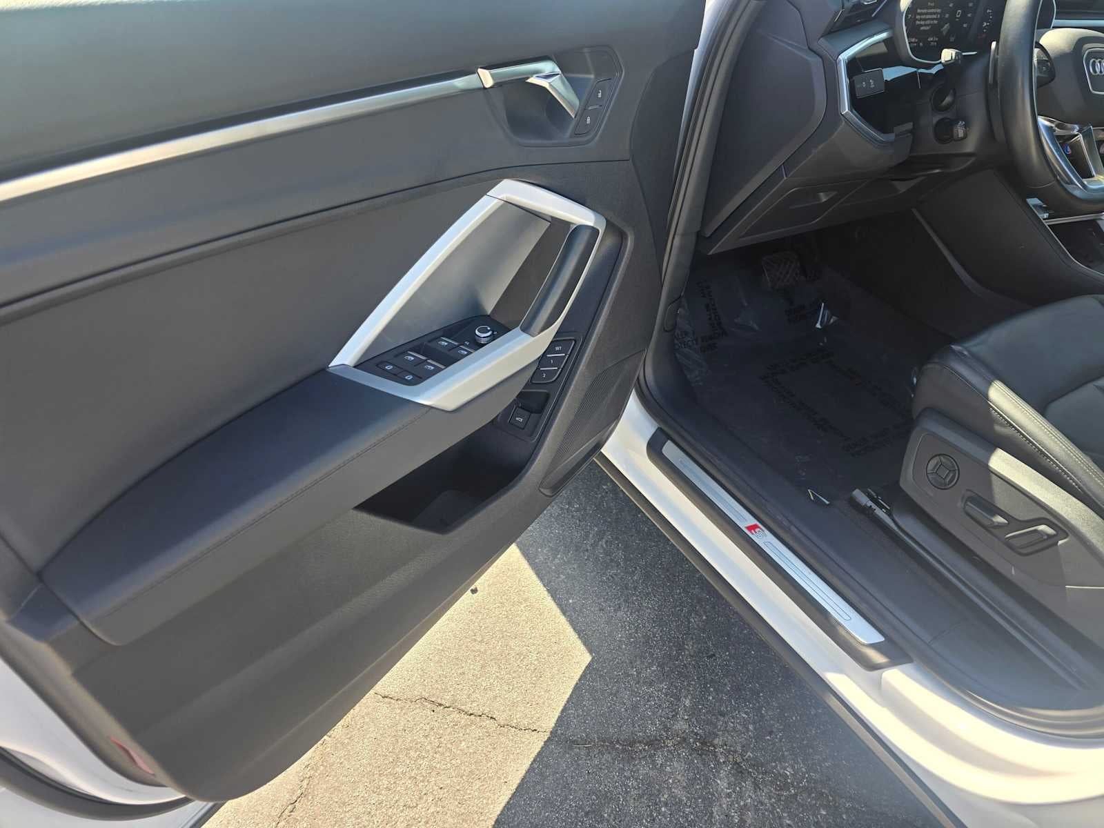 2024 Audi Q3 S line Premium