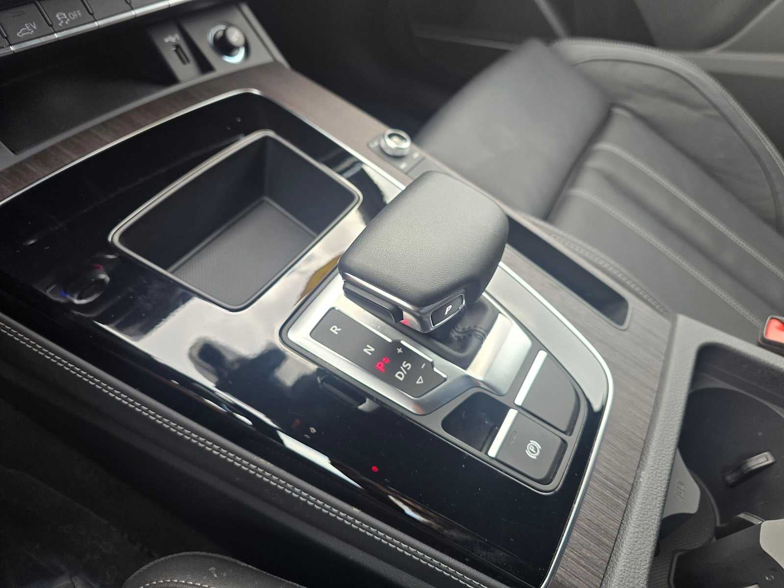2024 Audi Q5 S line Premium Plus
