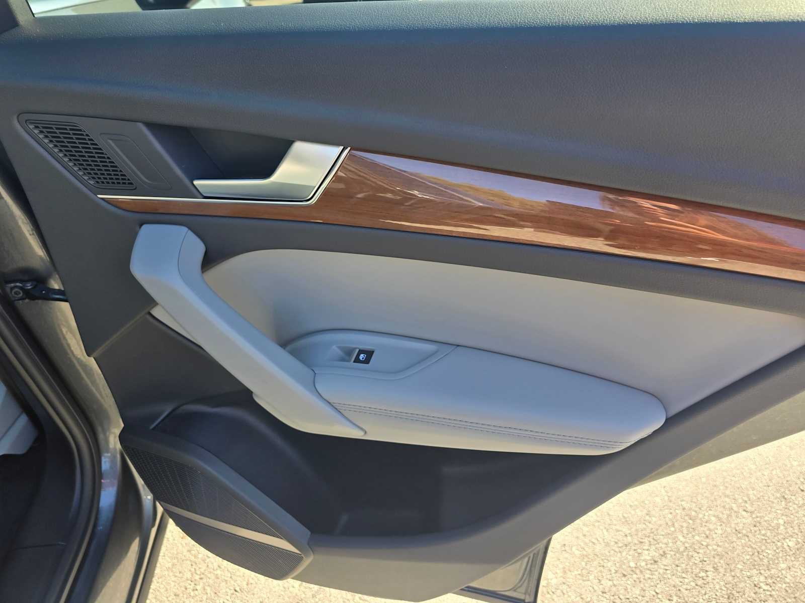 2024 Audi Q5 S line Premium Plus