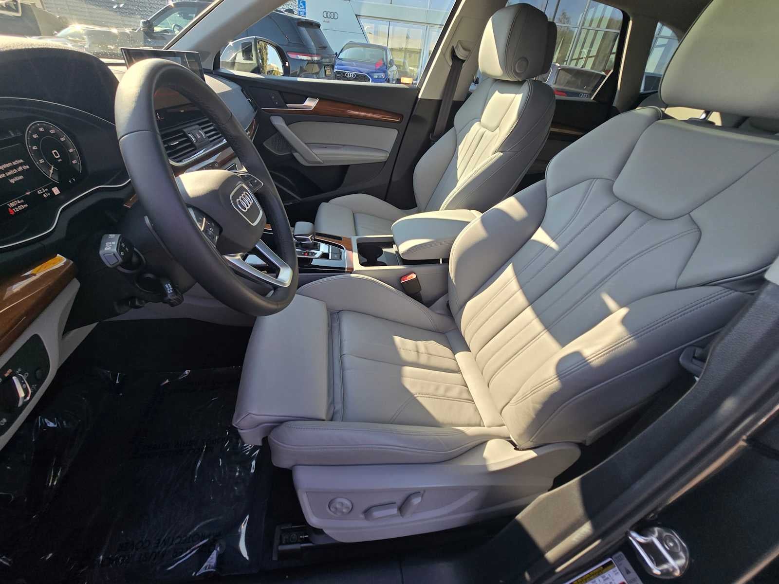 2024 Audi Q5 S line Premium Plus