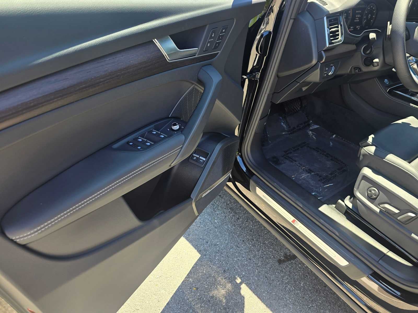 2024 Audi Q5 S line Premium Plus