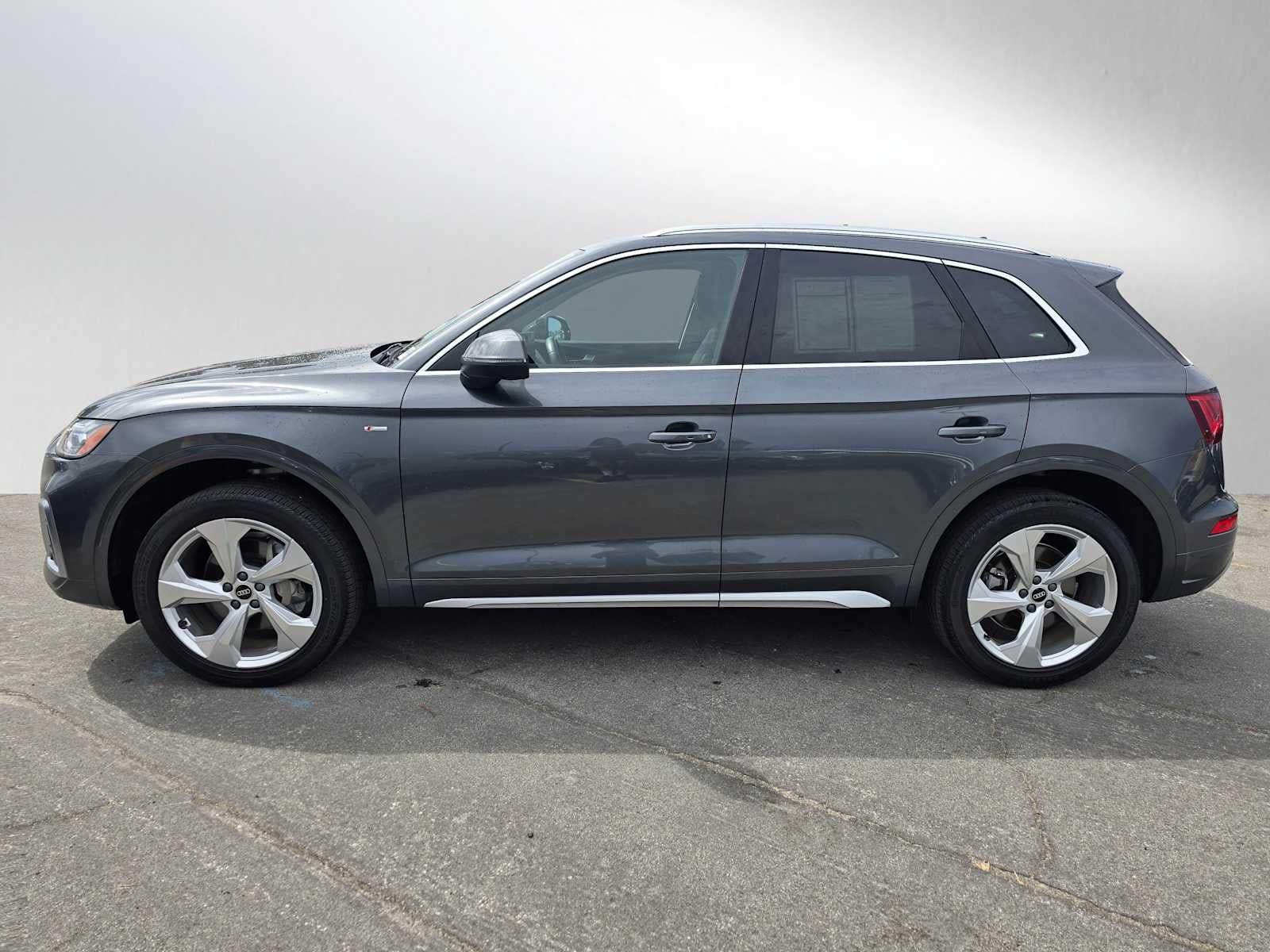 2023 Audi Q5 S line Premium Plus