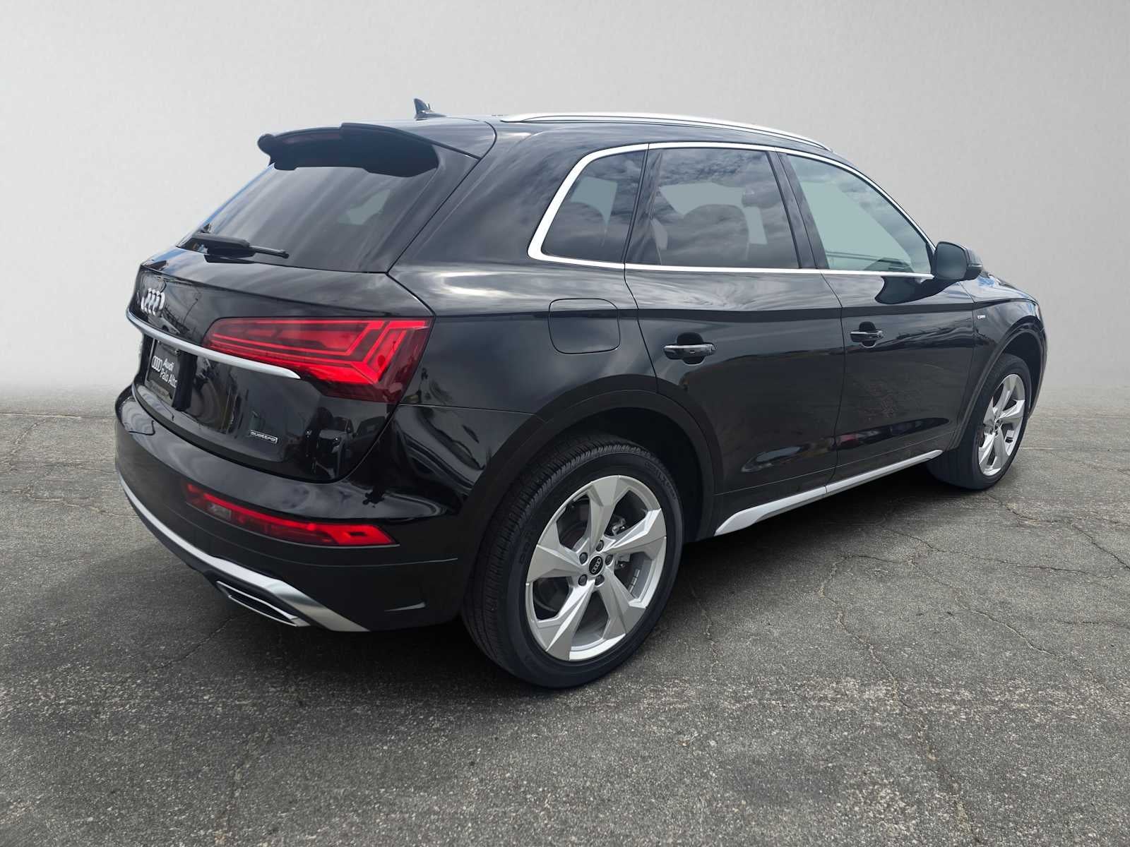 2023 Audi Q5 S line Premium Plus