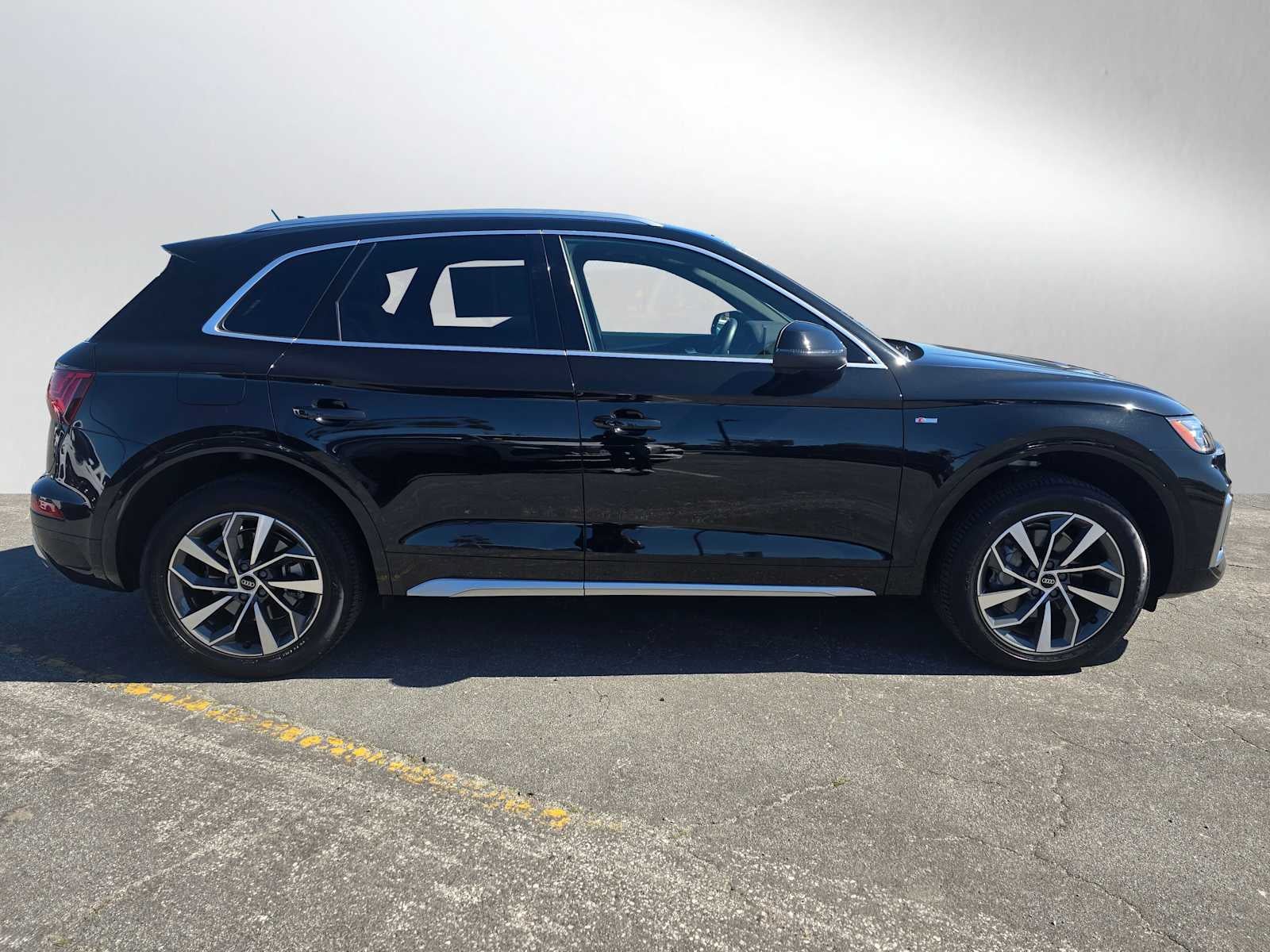 2023 Audi Q5 S line Premium Plus