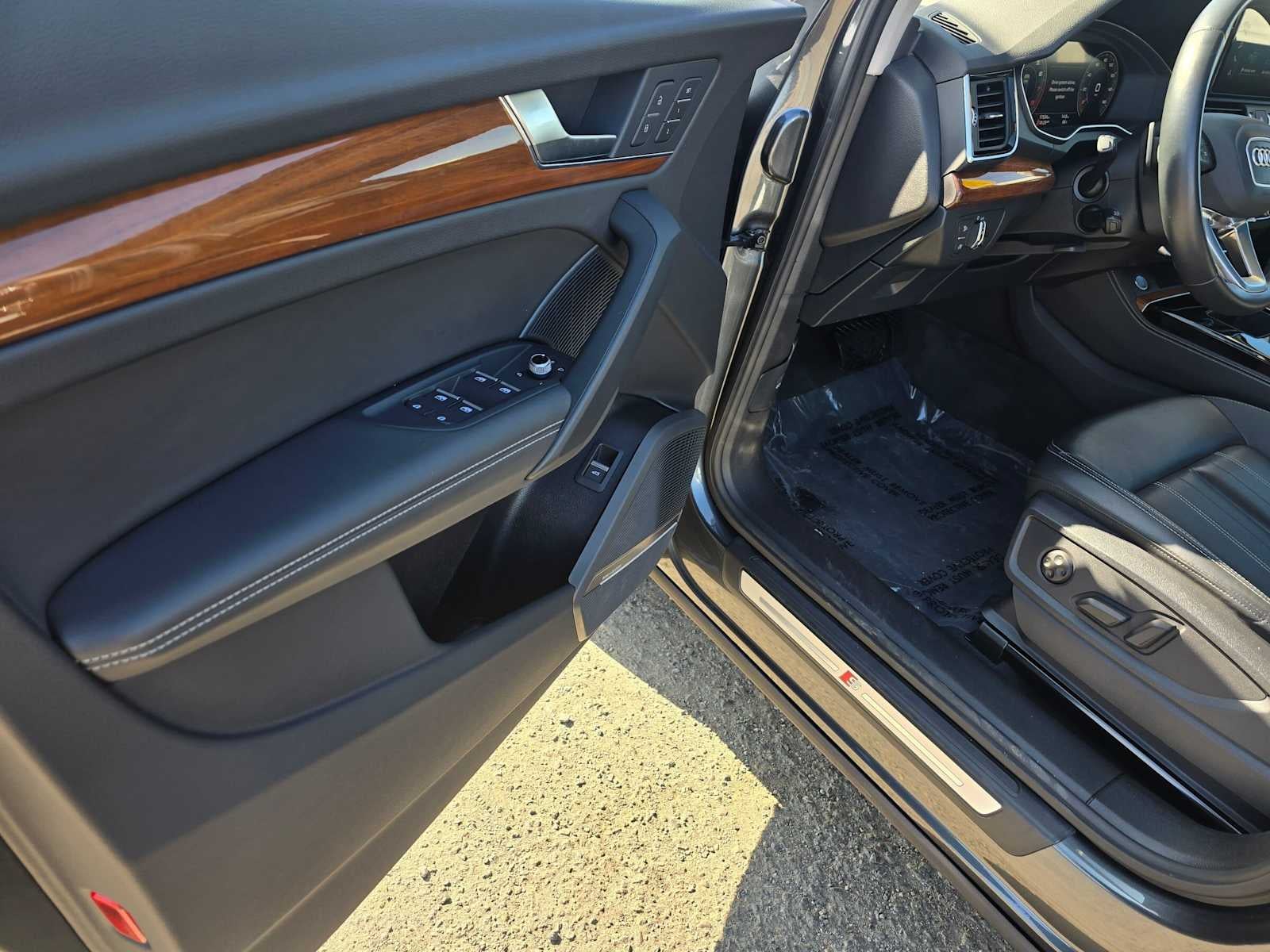 2023 Audi Q5 S line Premium Plus