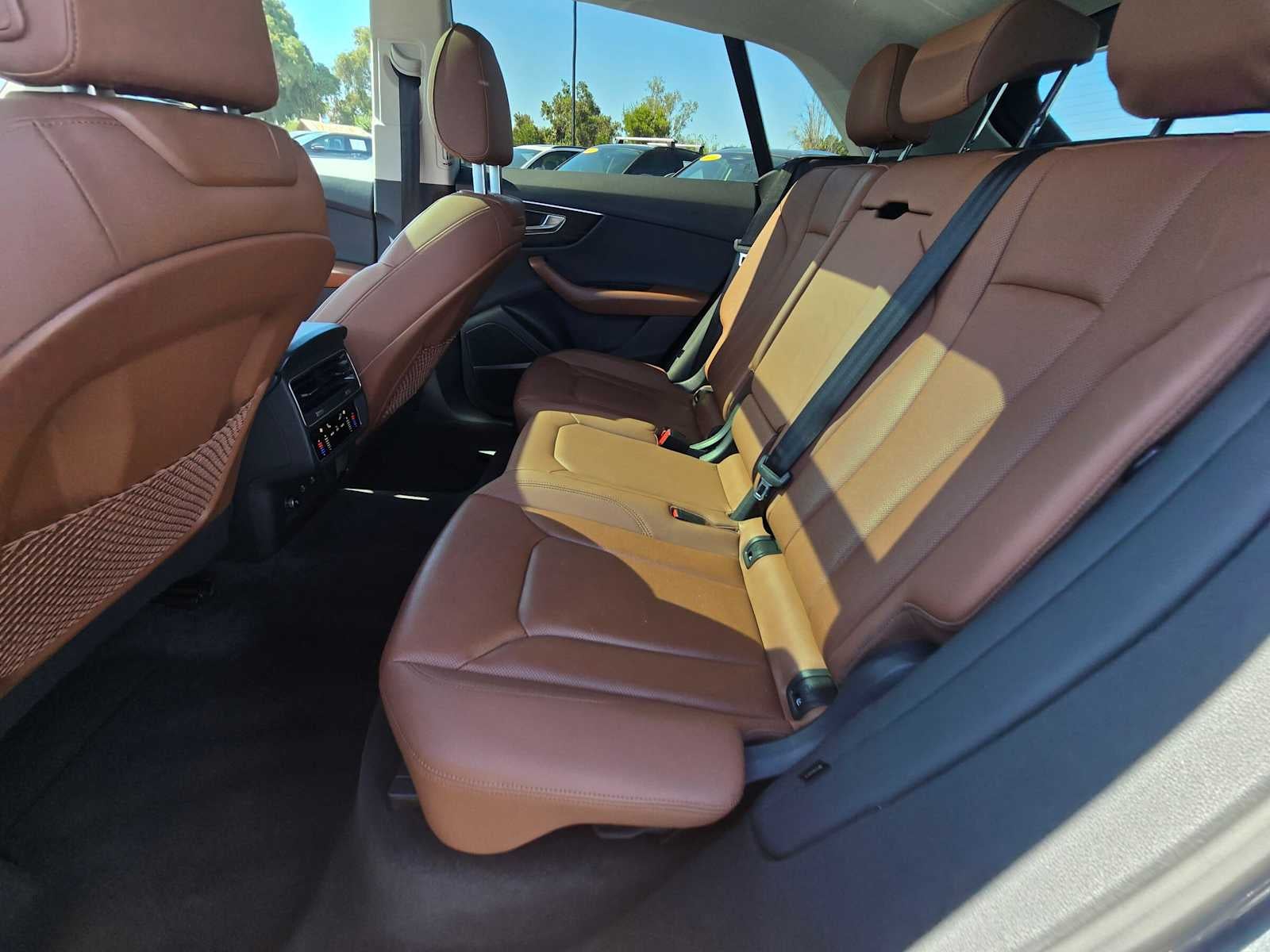 2022 Audi Q8 Premium Plus