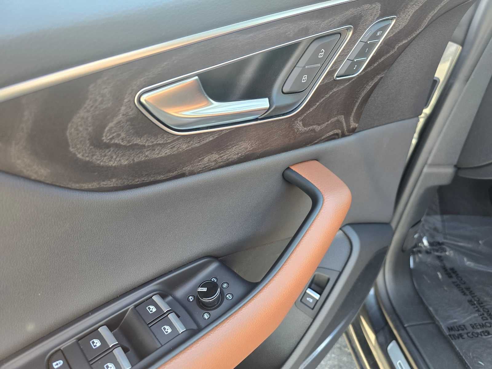 2022 Audi Q8 Premium Plus