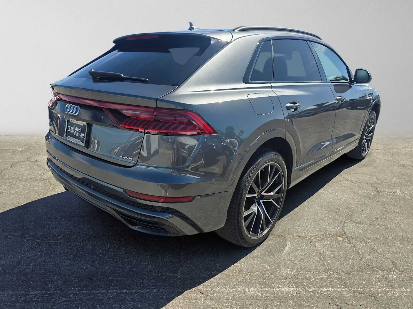 2022 Audi Q8 Premium Plus