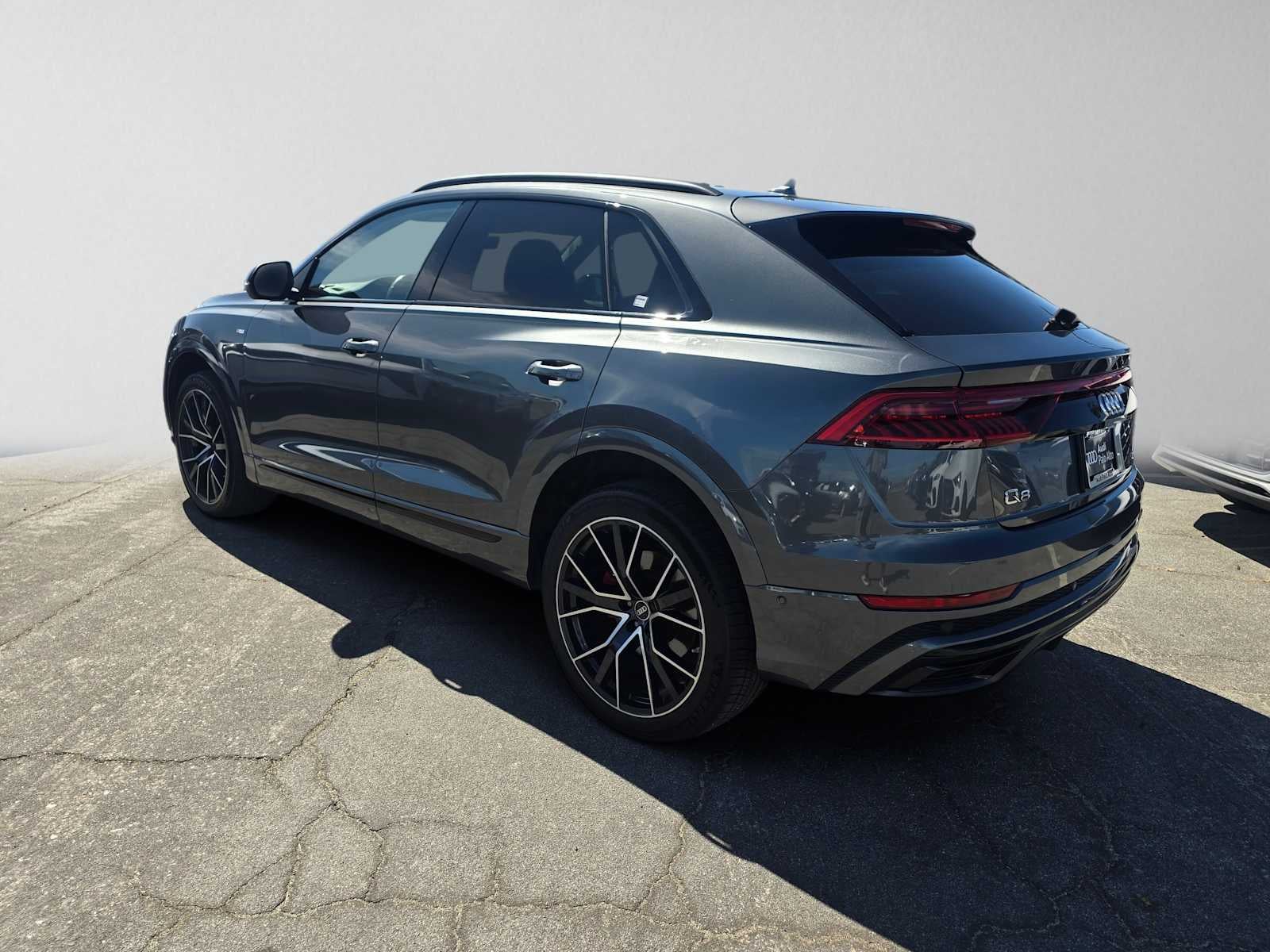 2022 Audi Q8 Premium Plus
