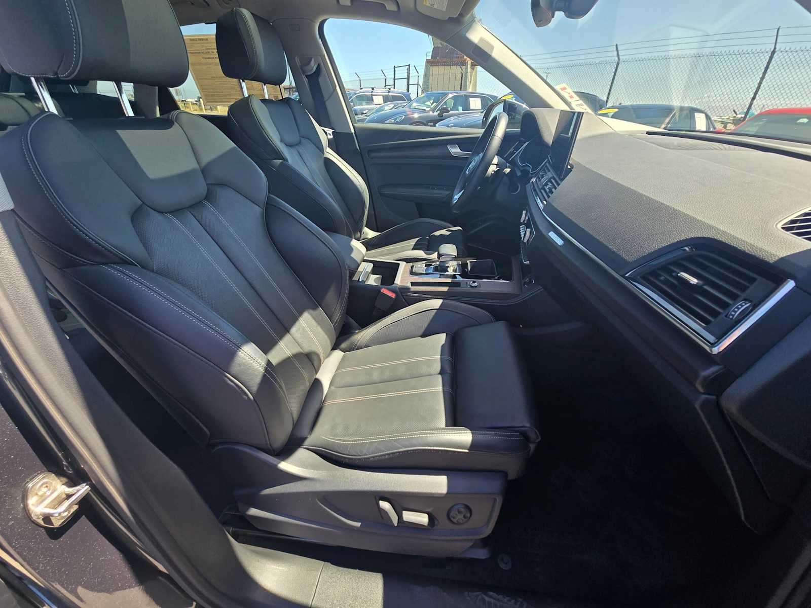 2023 Audi Q5 S line Prestige