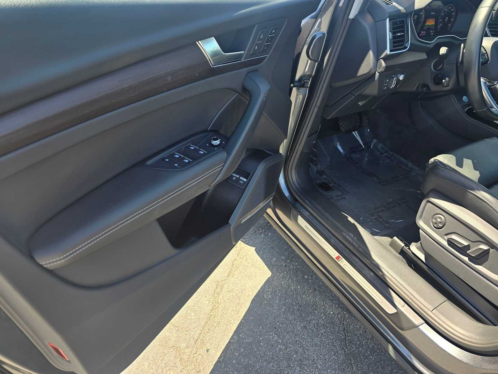 2023 Audi Q5 S line Prestige