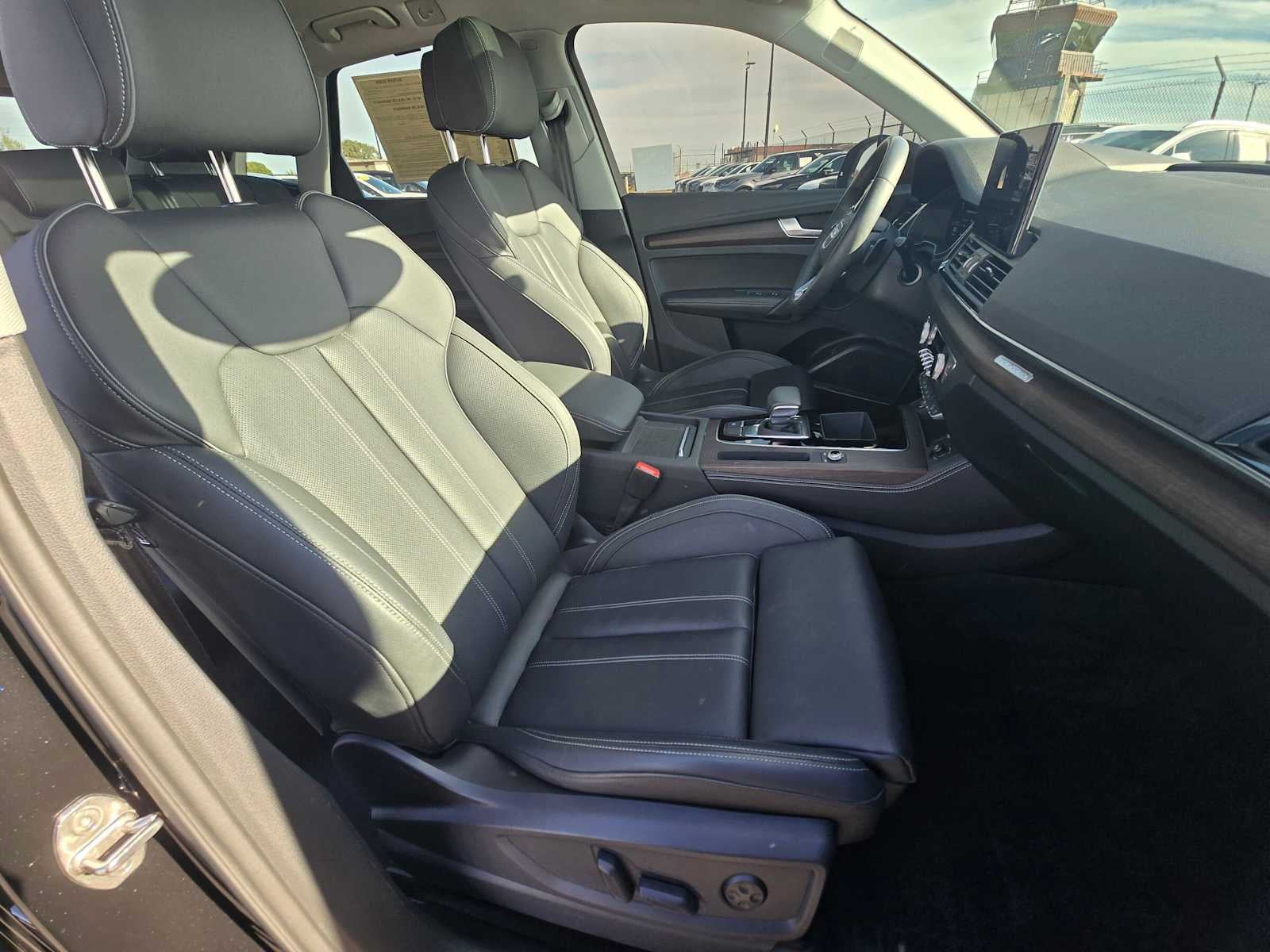 2023 Audi Q5 S line Prestige