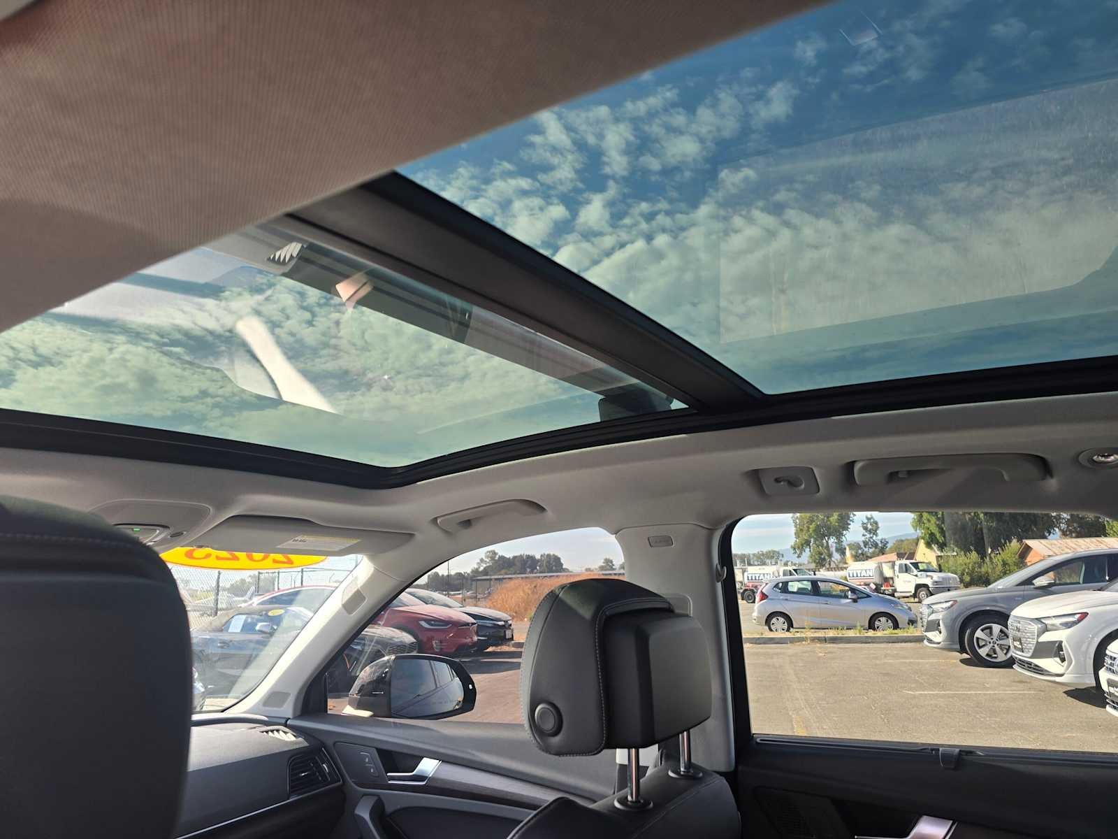 2023 Audi Q5 S line Prestige
