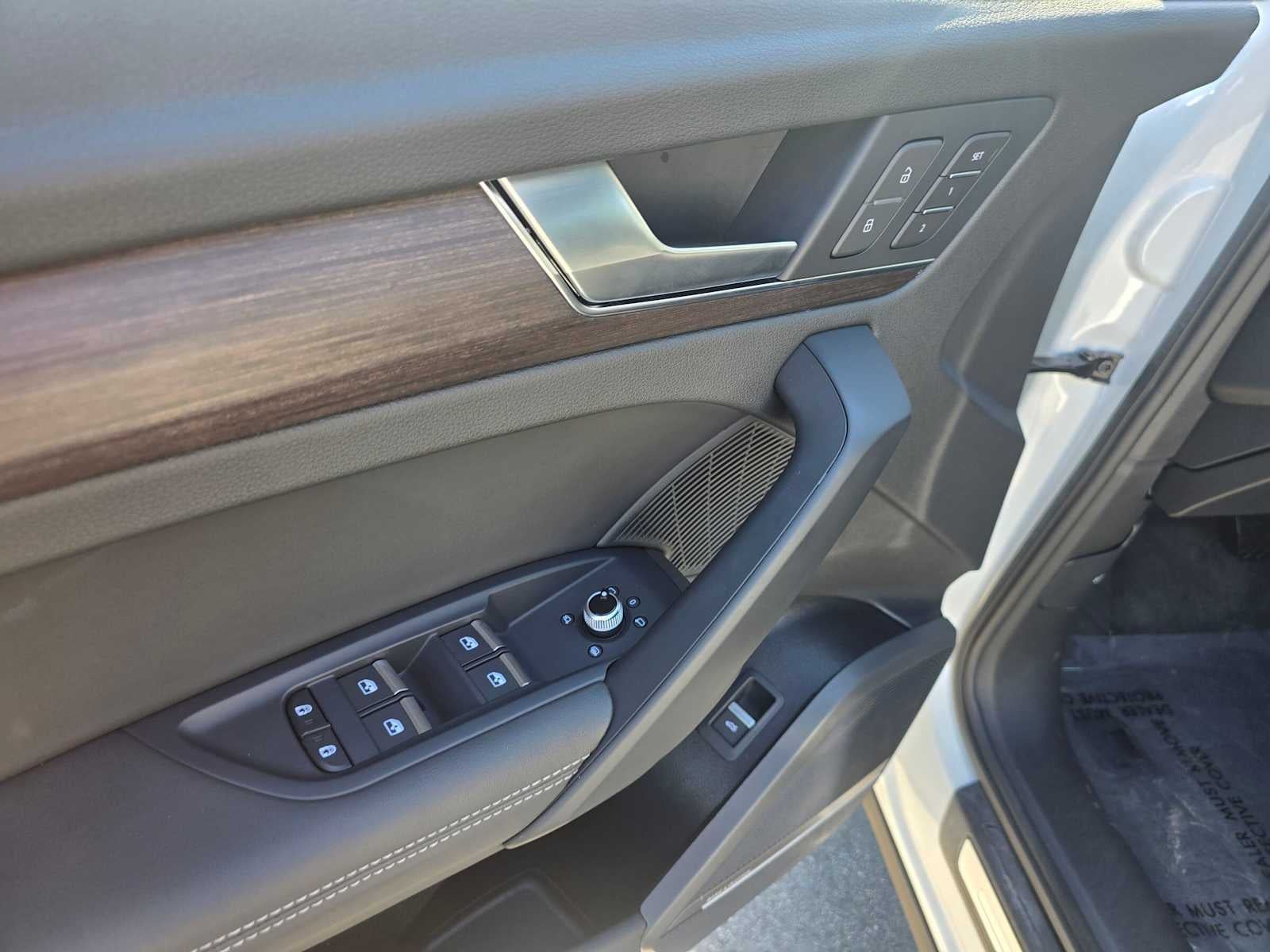 2023 Audi Q5 S line Prestige