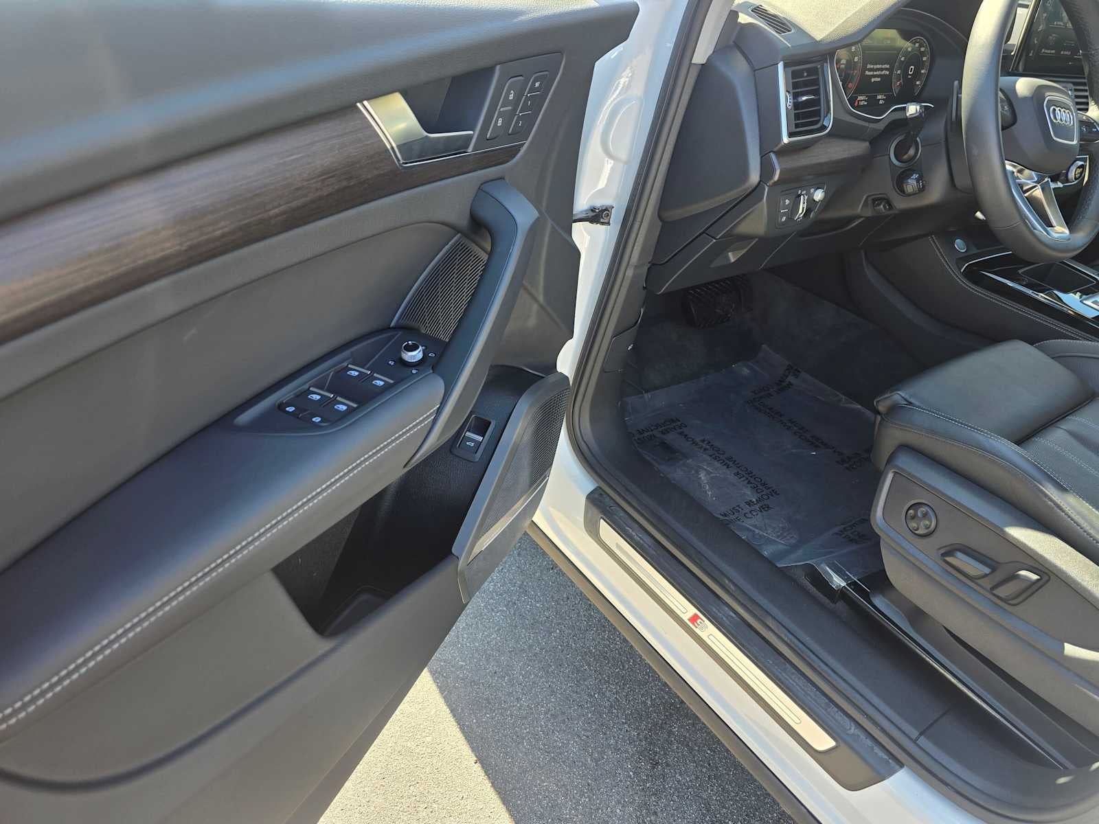 2023 Audi Q5 S line Prestige