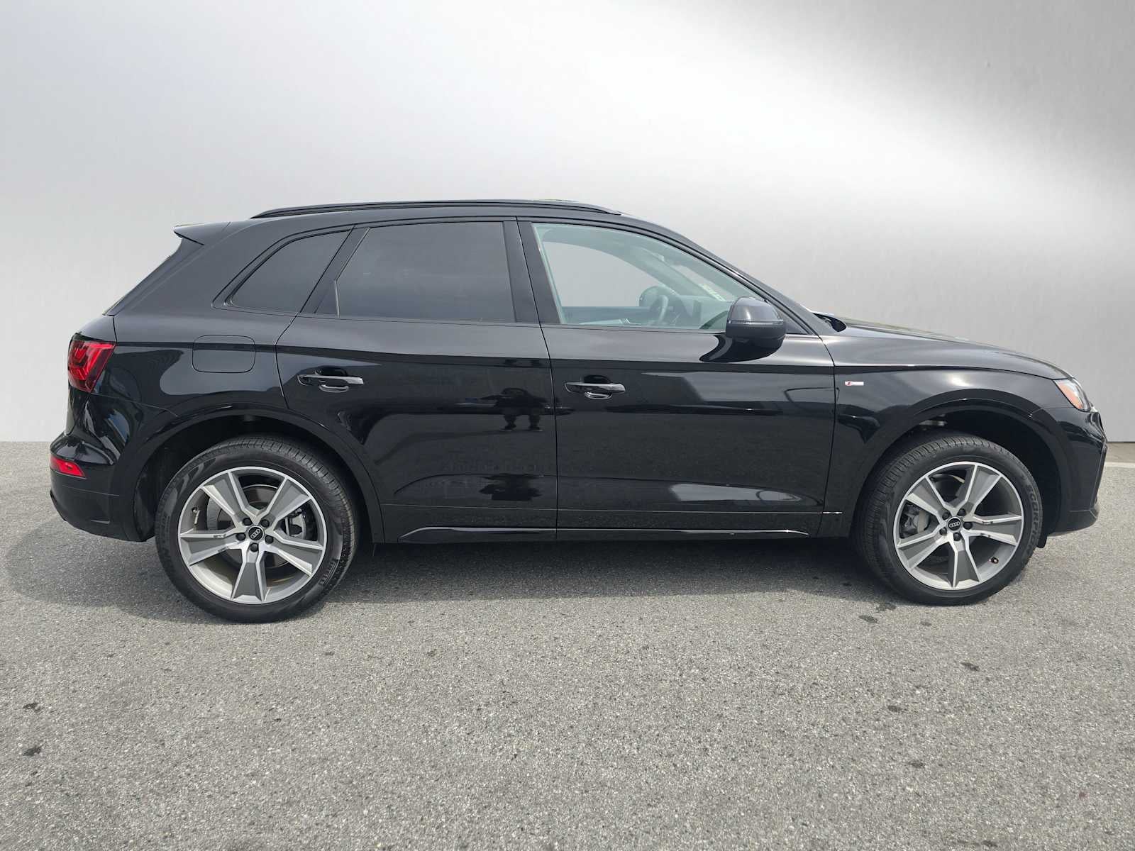 2025 Audi Q5 S line Premium
