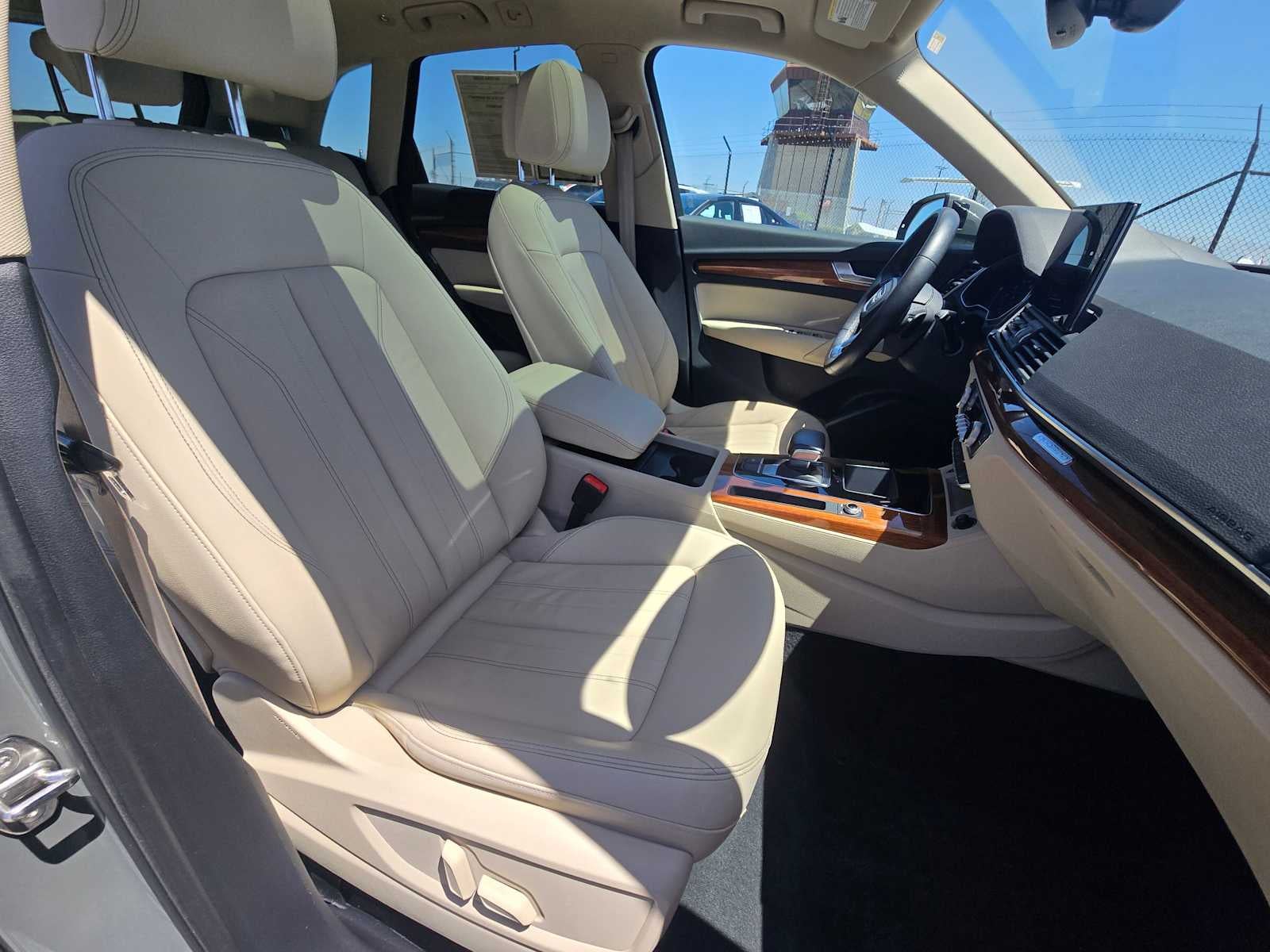 2023 Audi Q5 S line Premium