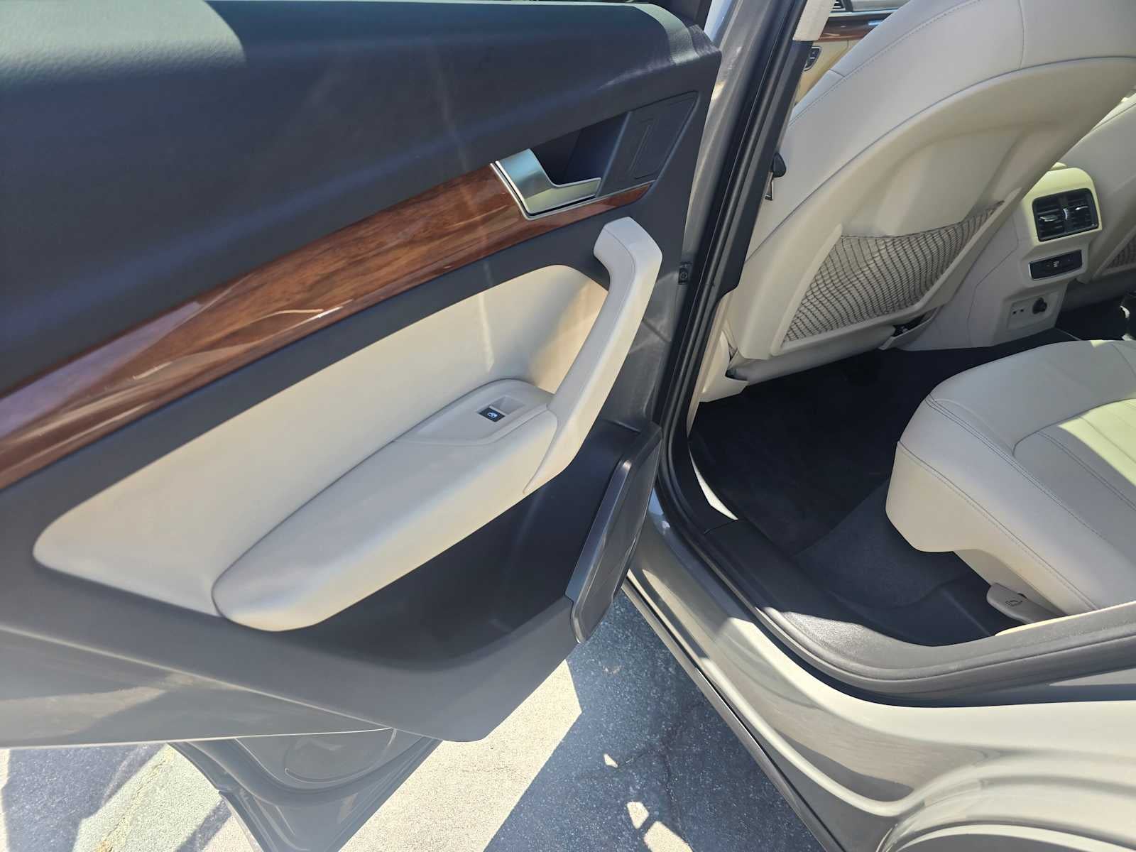 2023 Audi Q5 S line Premium