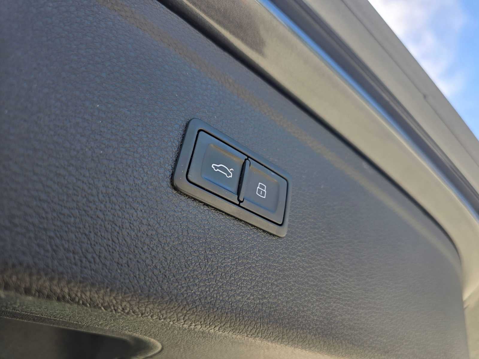 2022 Audi Q5 S line Premium