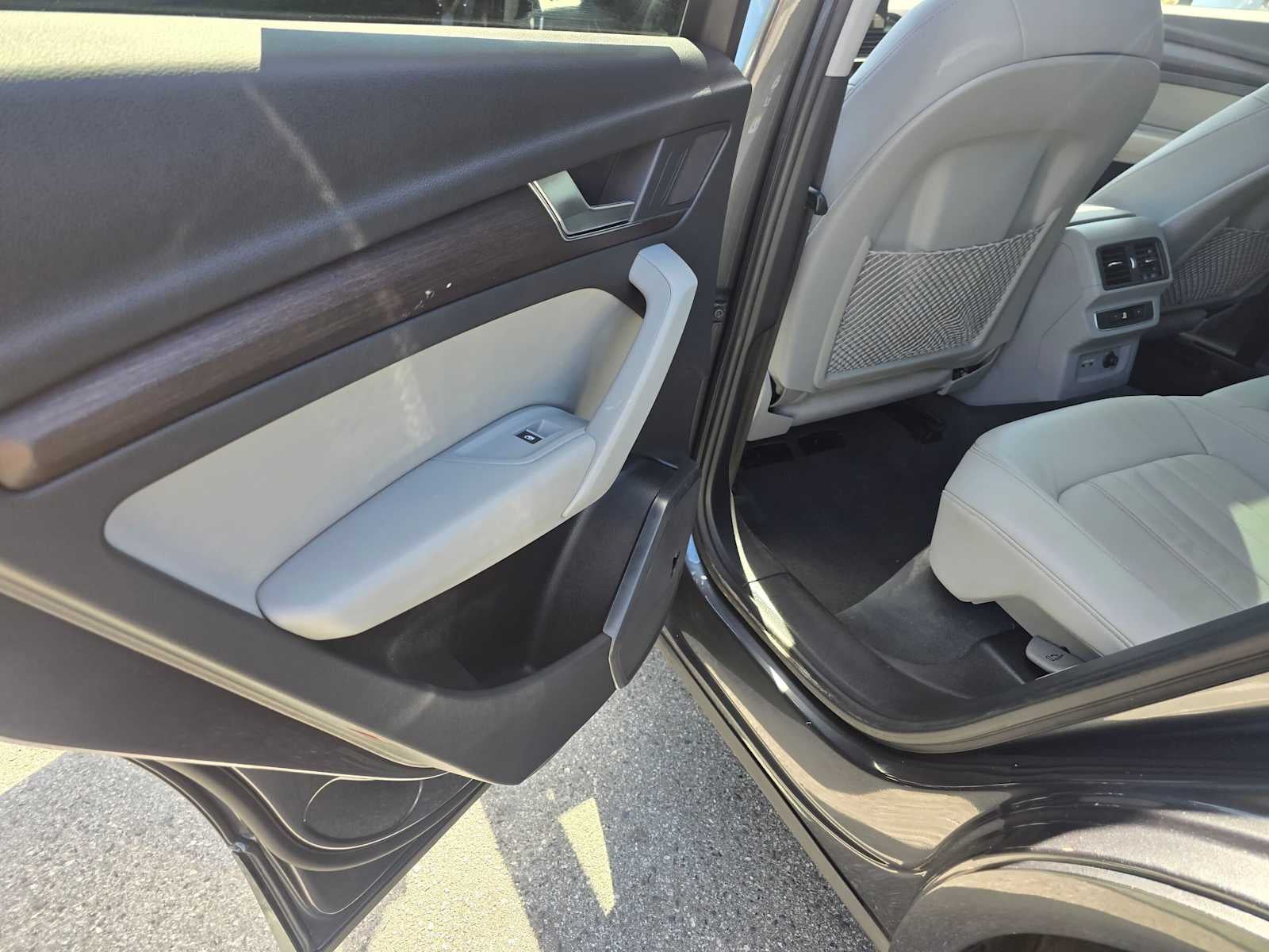 2022 Audi Q5 S line Premium