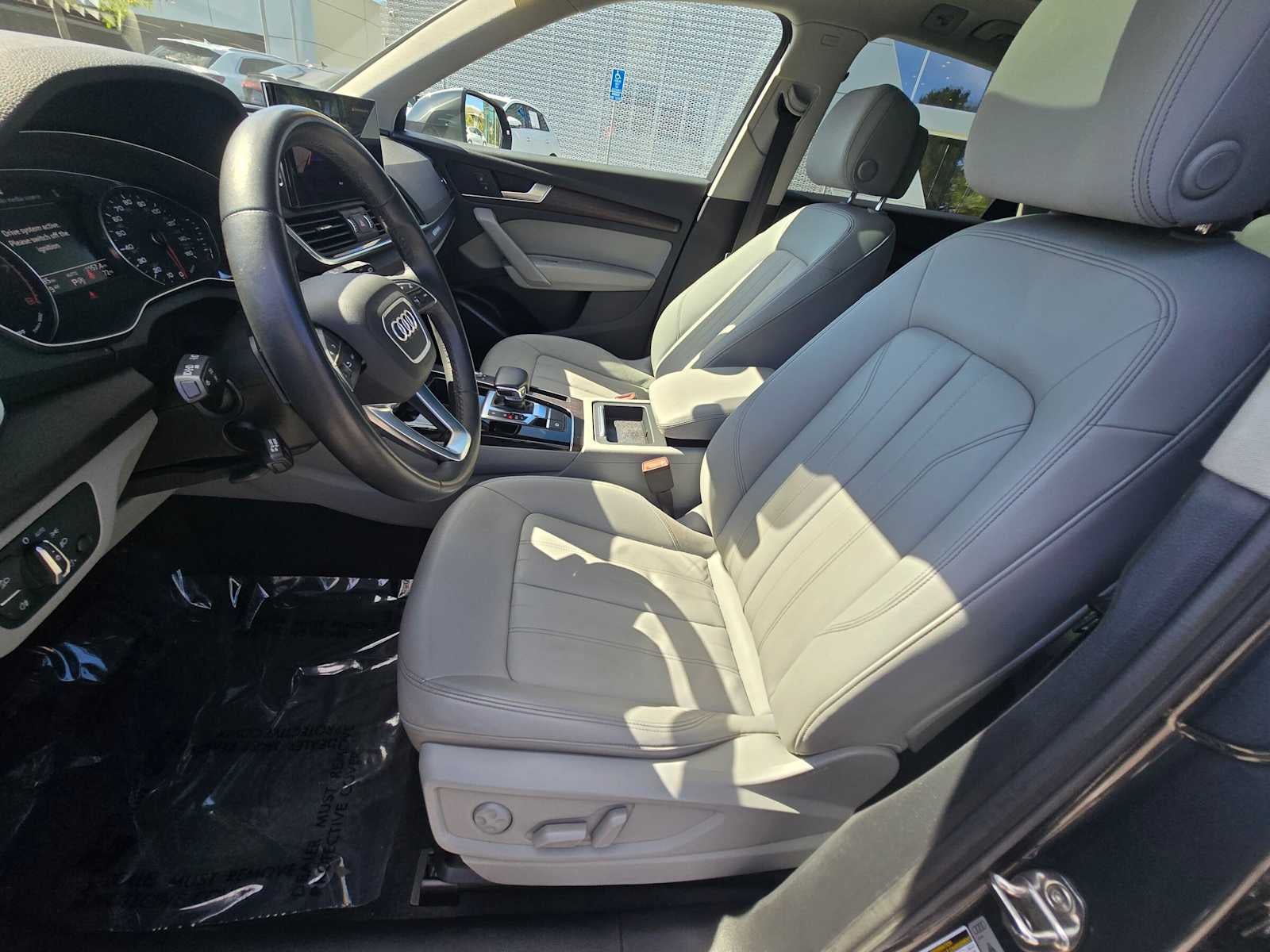 2022 Audi Q5 S line Premium